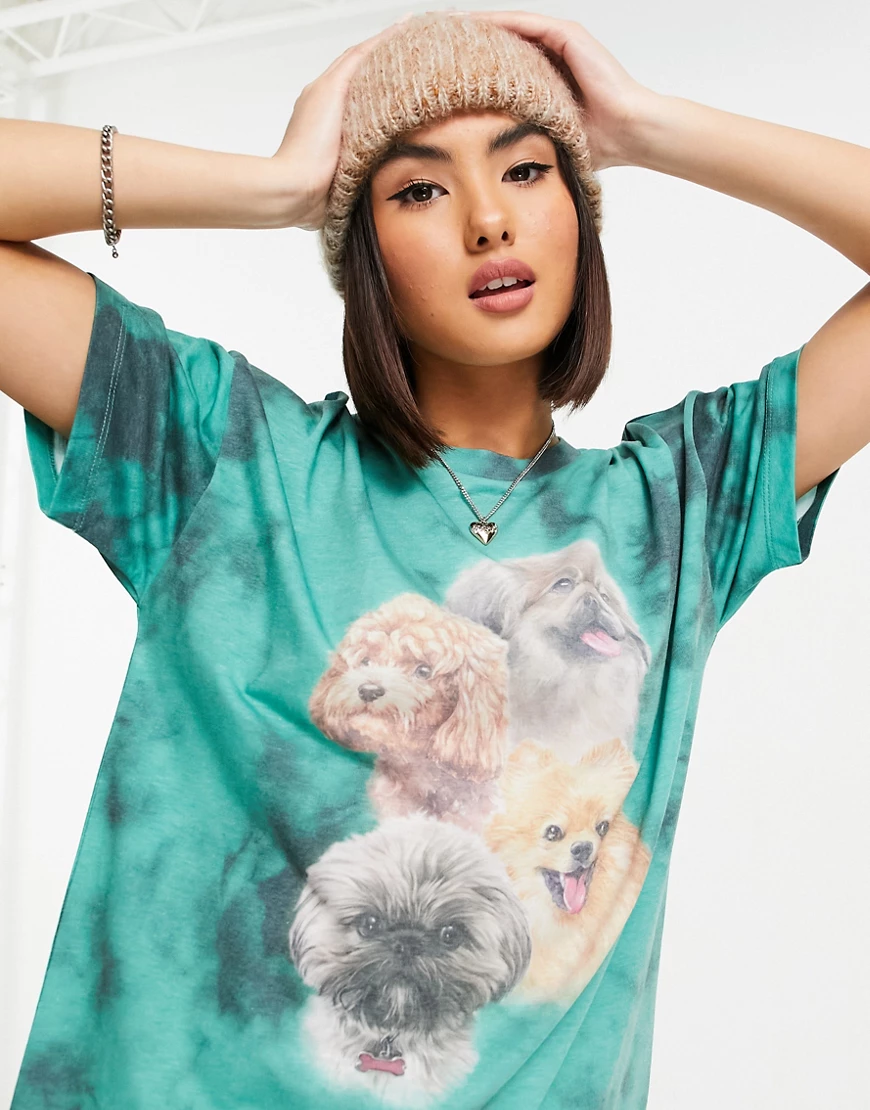 New Girl Order – Oversize-T-Shirt mit Batikmuster in Grün und Hunde-Motiv günstig online kaufen