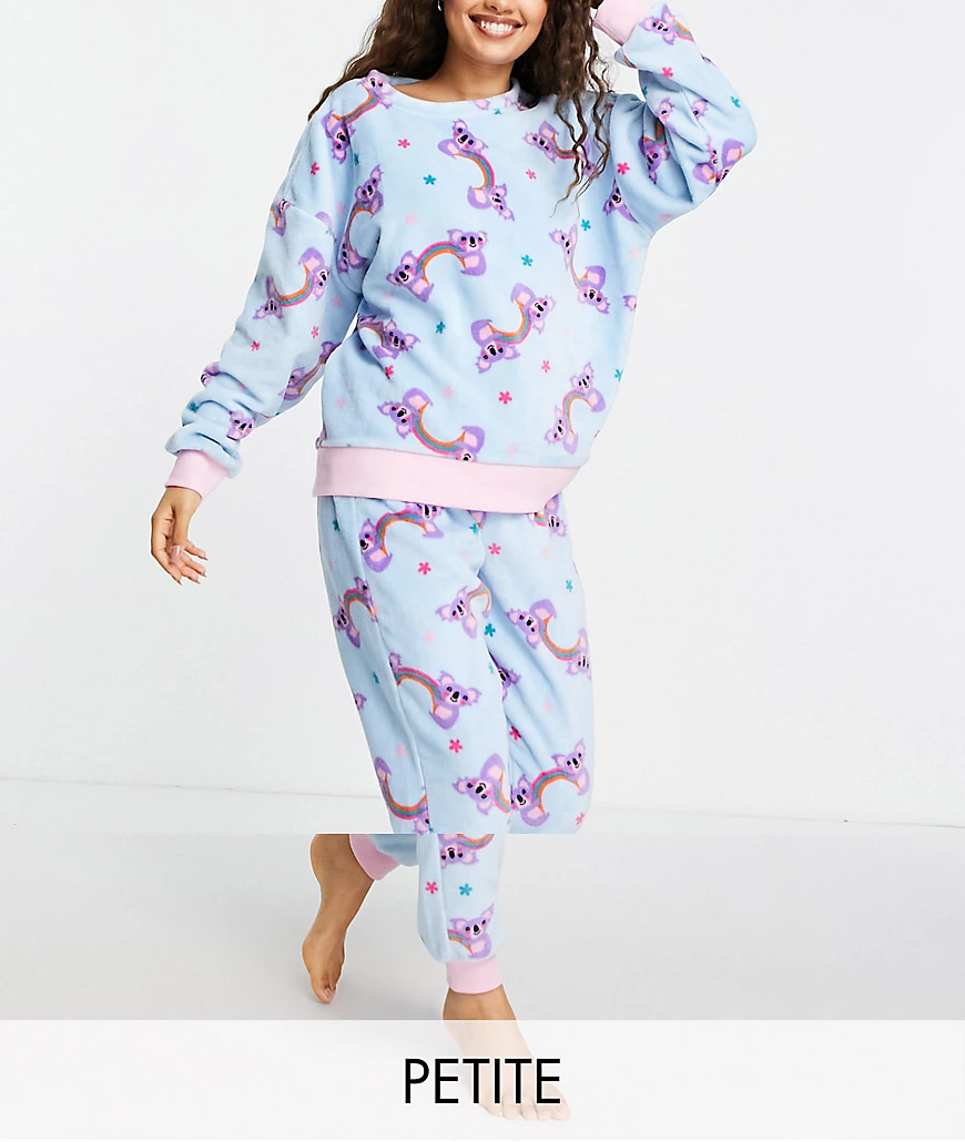 Chelsea Peers Petite – Pyjama-Set aus Fleece mit Regenbogen-Koala-Print-Bla günstig online kaufen