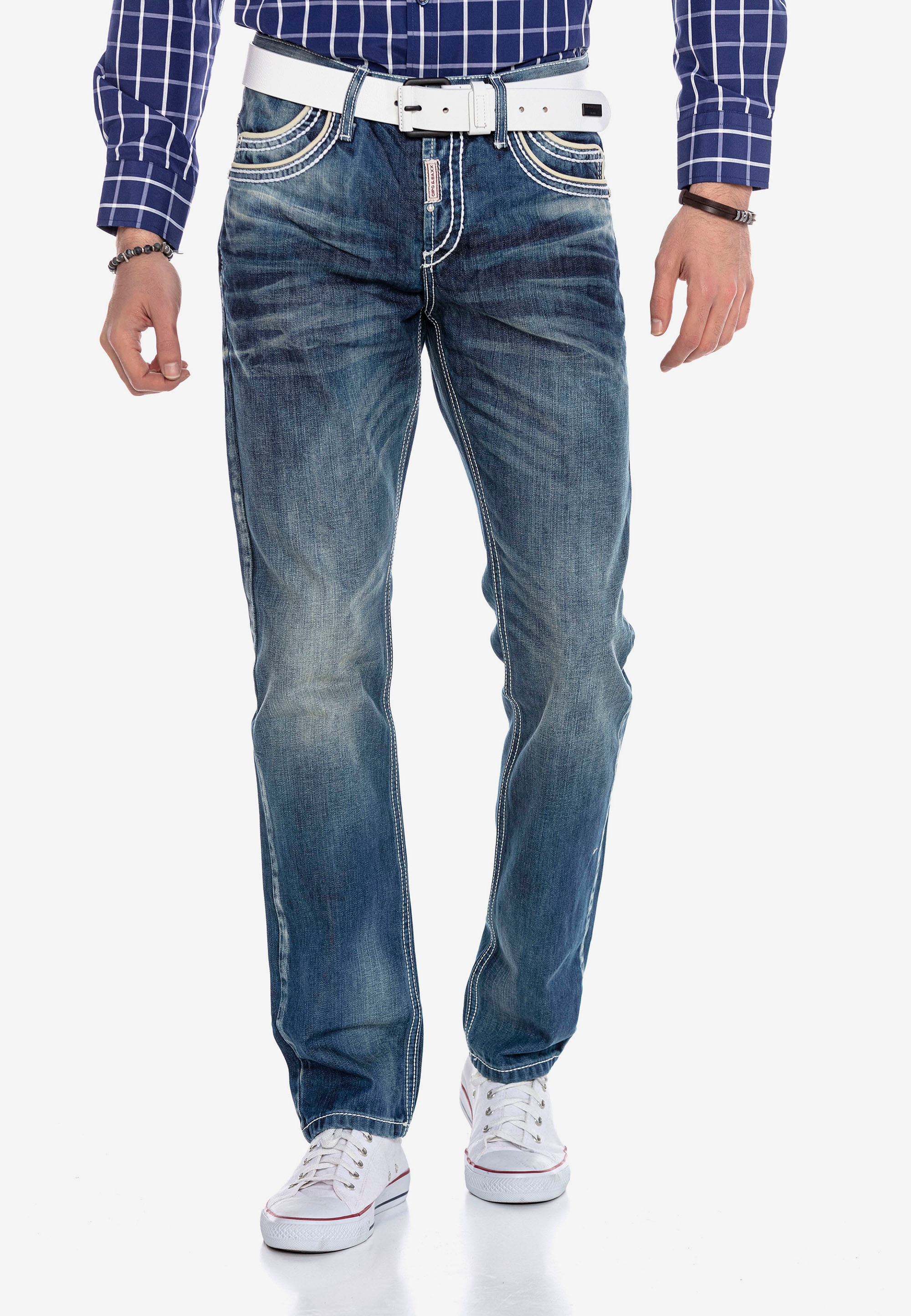 Cipo & Baxx Bequeme Jeans, mit abgesetzten Ziernähten in Straight Fit günstig online kaufen