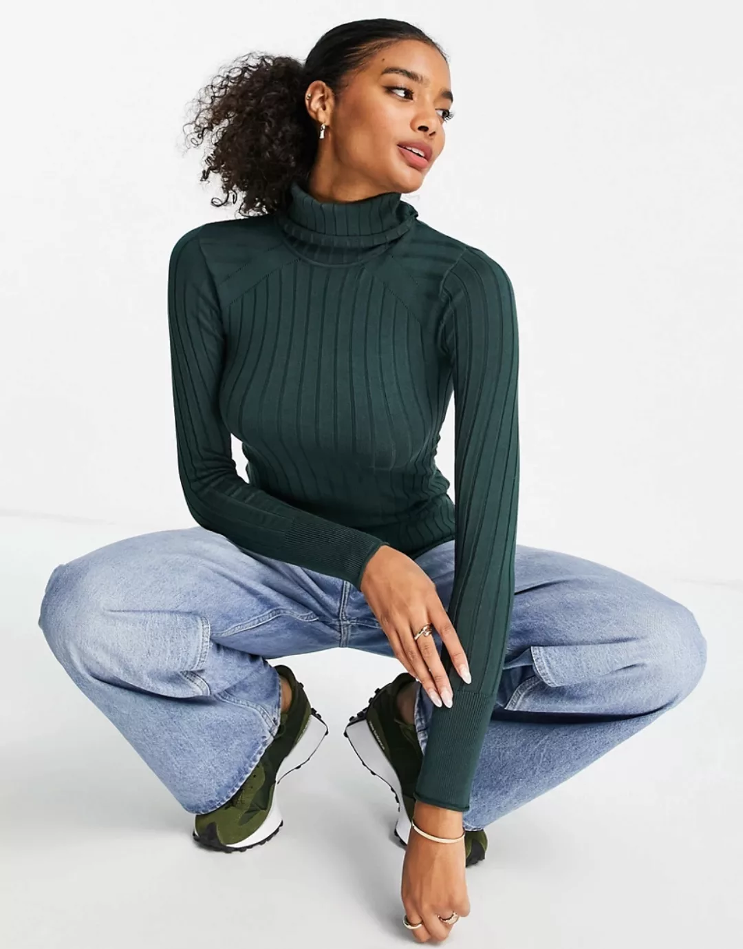 River Island – Rollkragenpullover in Dunkelgrün mit breitem Rippenmuster günstig online kaufen