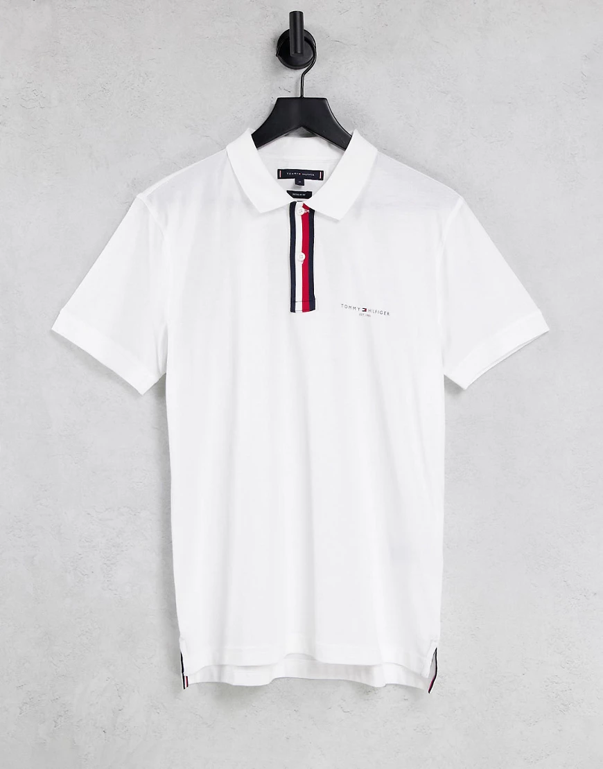 Tommy Hilfiger – Global – Gestreiftes Polohemd in Weiß mit normalem Schnitt günstig online kaufen
