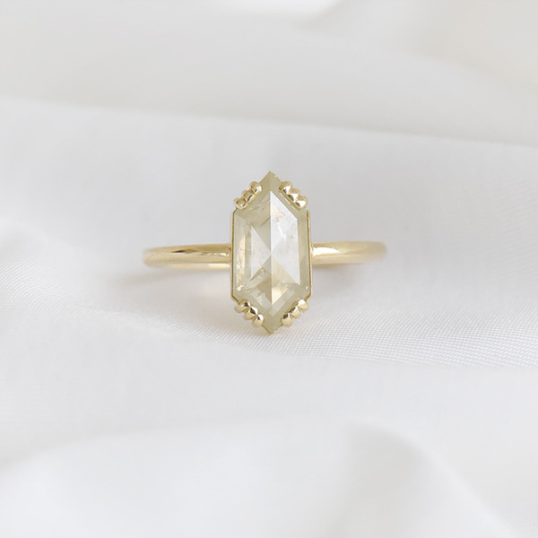 Goldener Ring Mit Hexagon Salt Und Pepper Diamanten Yene günstig online kaufen