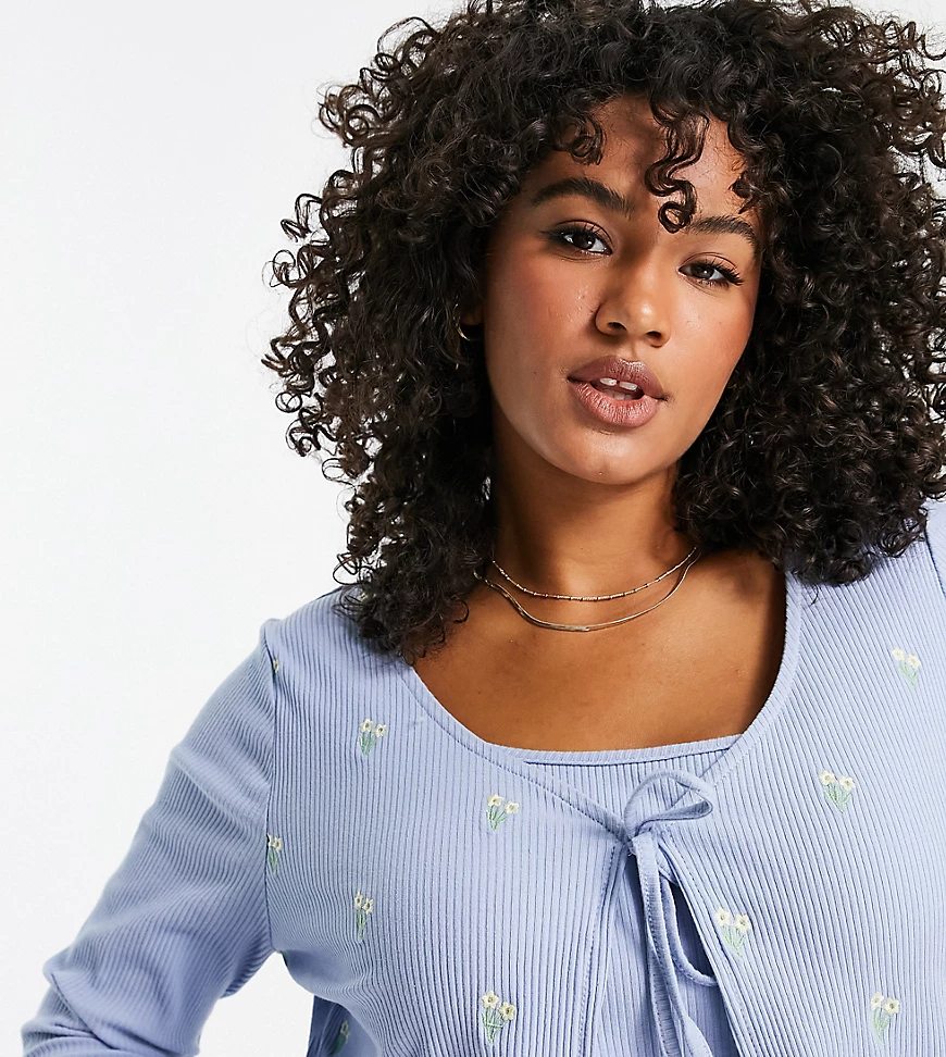Cotton On Curve – Geripptes Twinset mit Camisole und Strickjacke in Blau ge günstig online kaufen