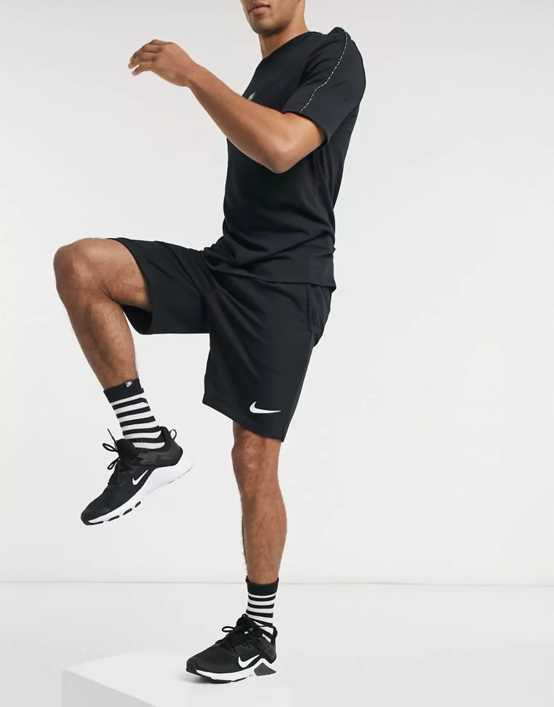 Nike Training – Dry – Fleece-Shorts in Schwarz günstig online kaufen