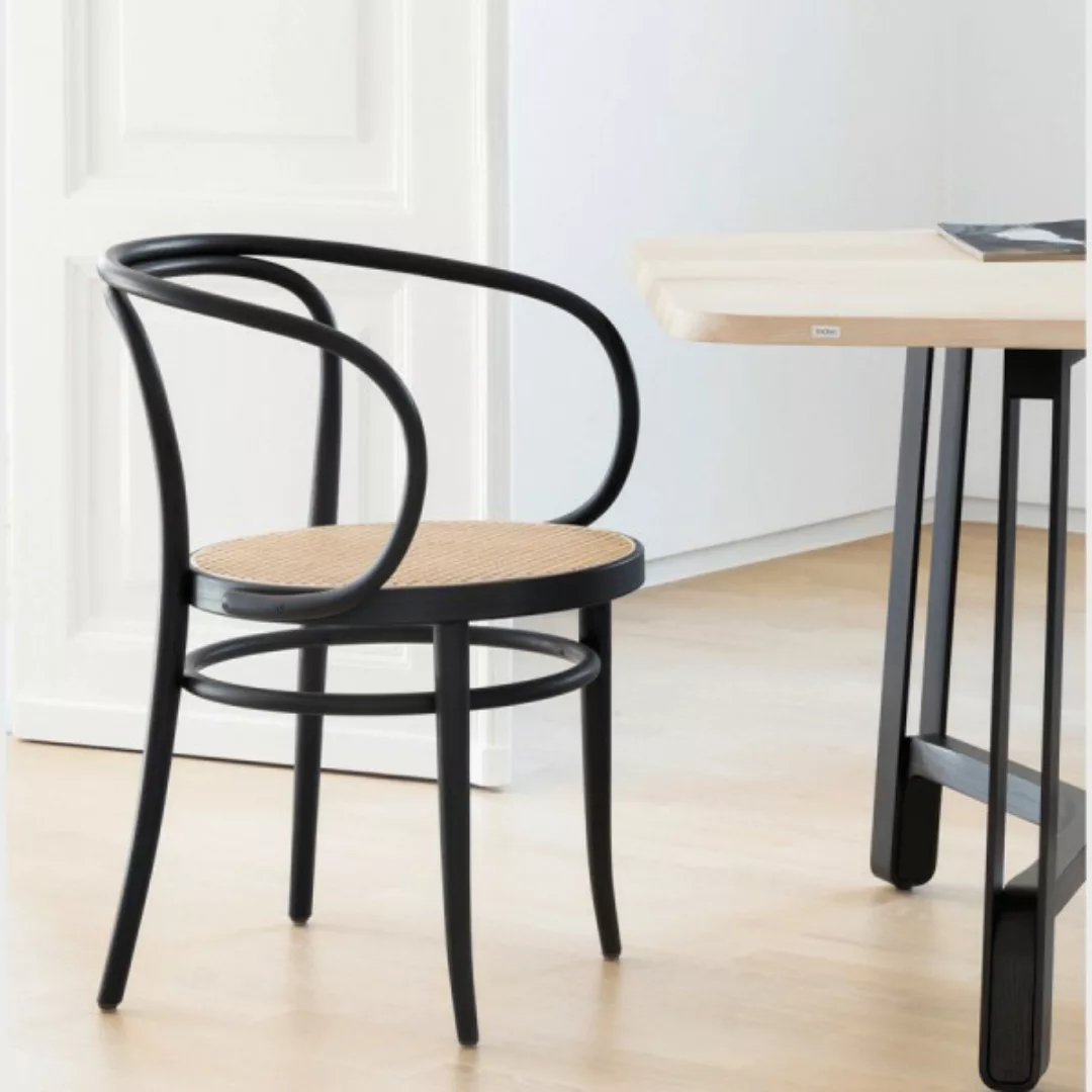 THONET 209 Bugholzarmlehnenstuhl | Rohrgeflecht-Sitz | Buche schwarz gebeiz günstig online kaufen