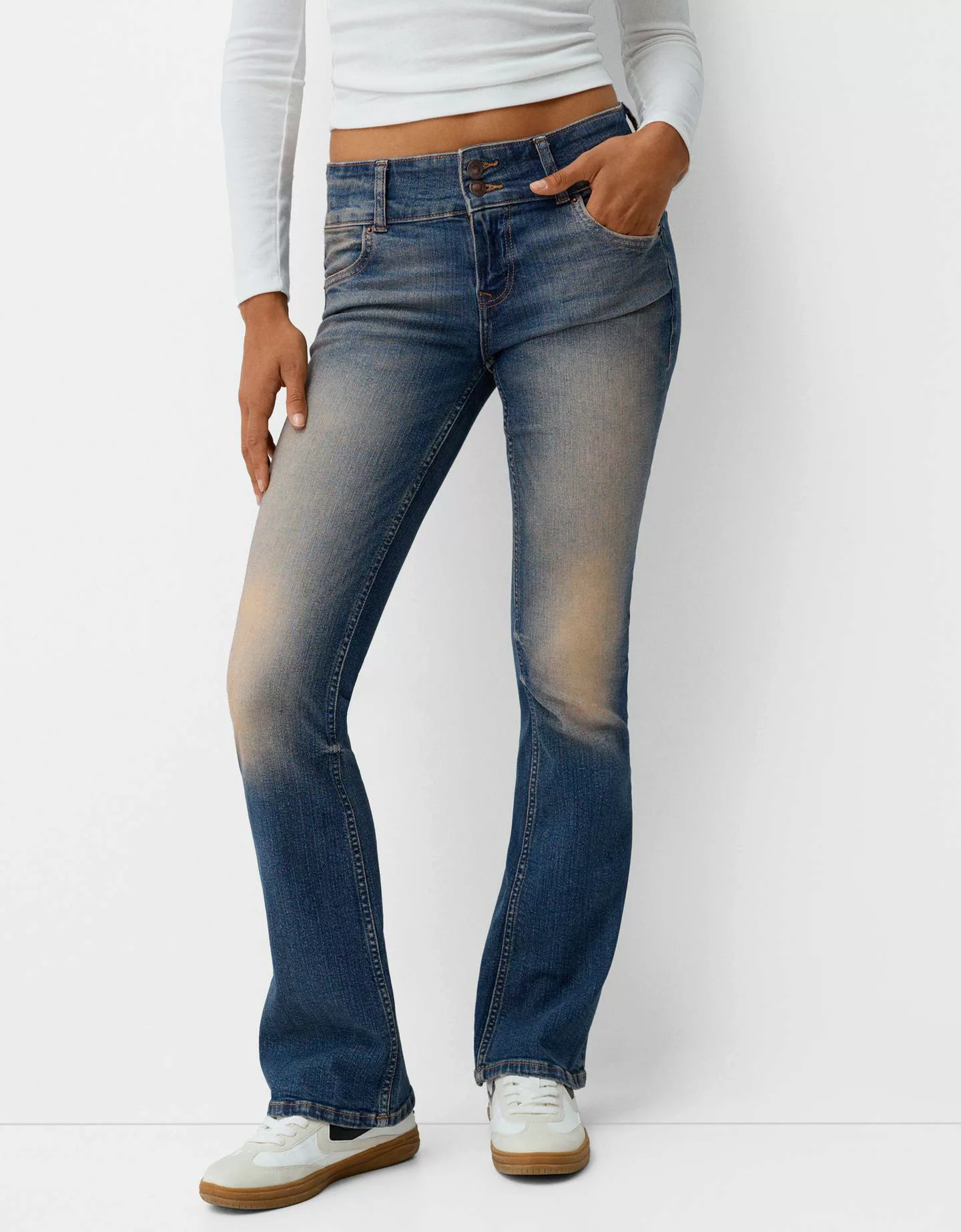 Bershka Low Waist Bootcut-Jeans Damen 36 Blau günstig online kaufen