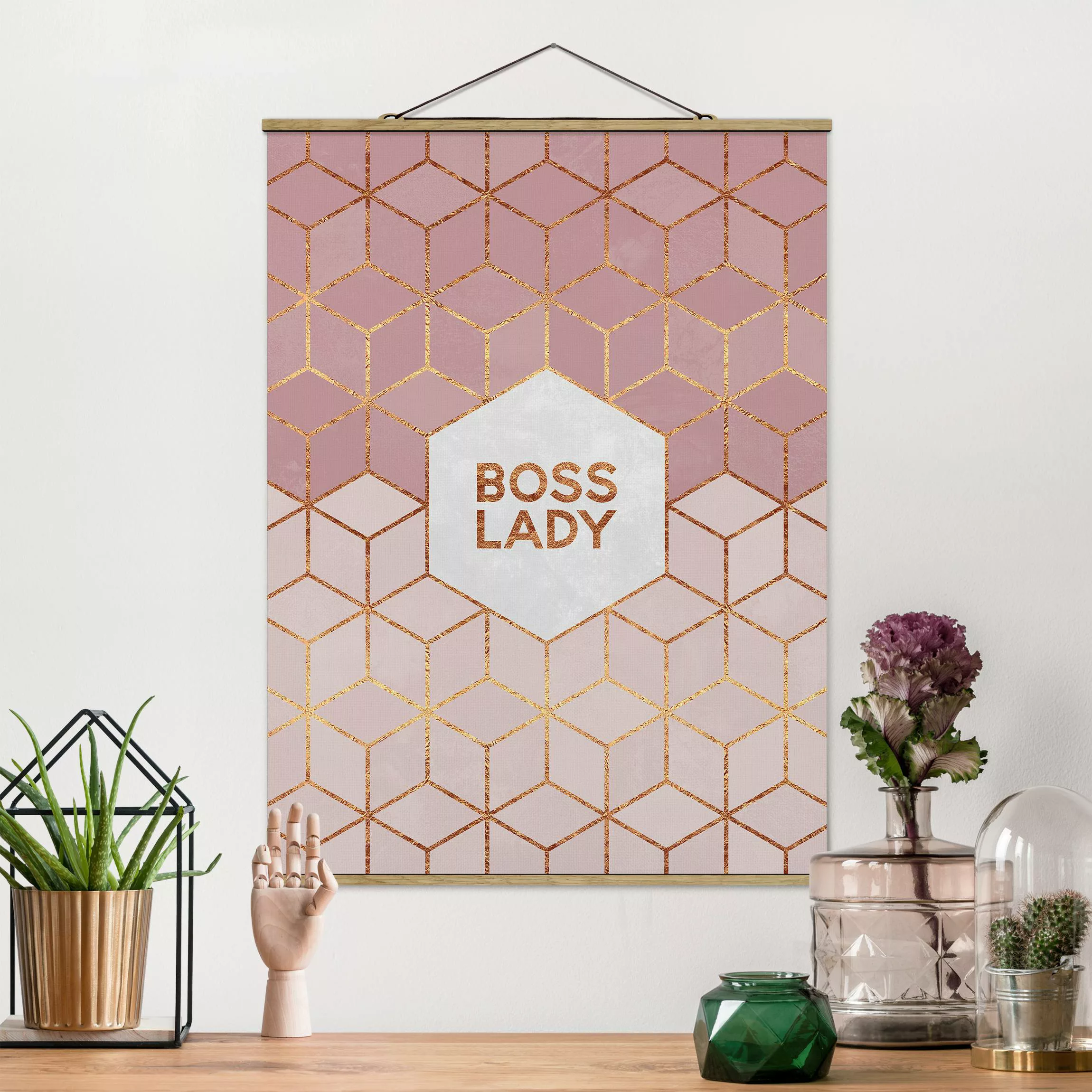 Stoffbild Abstrakt mit Posterleisten - Hochformat Boss Lady Sechsecke Rosa günstig online kaufen