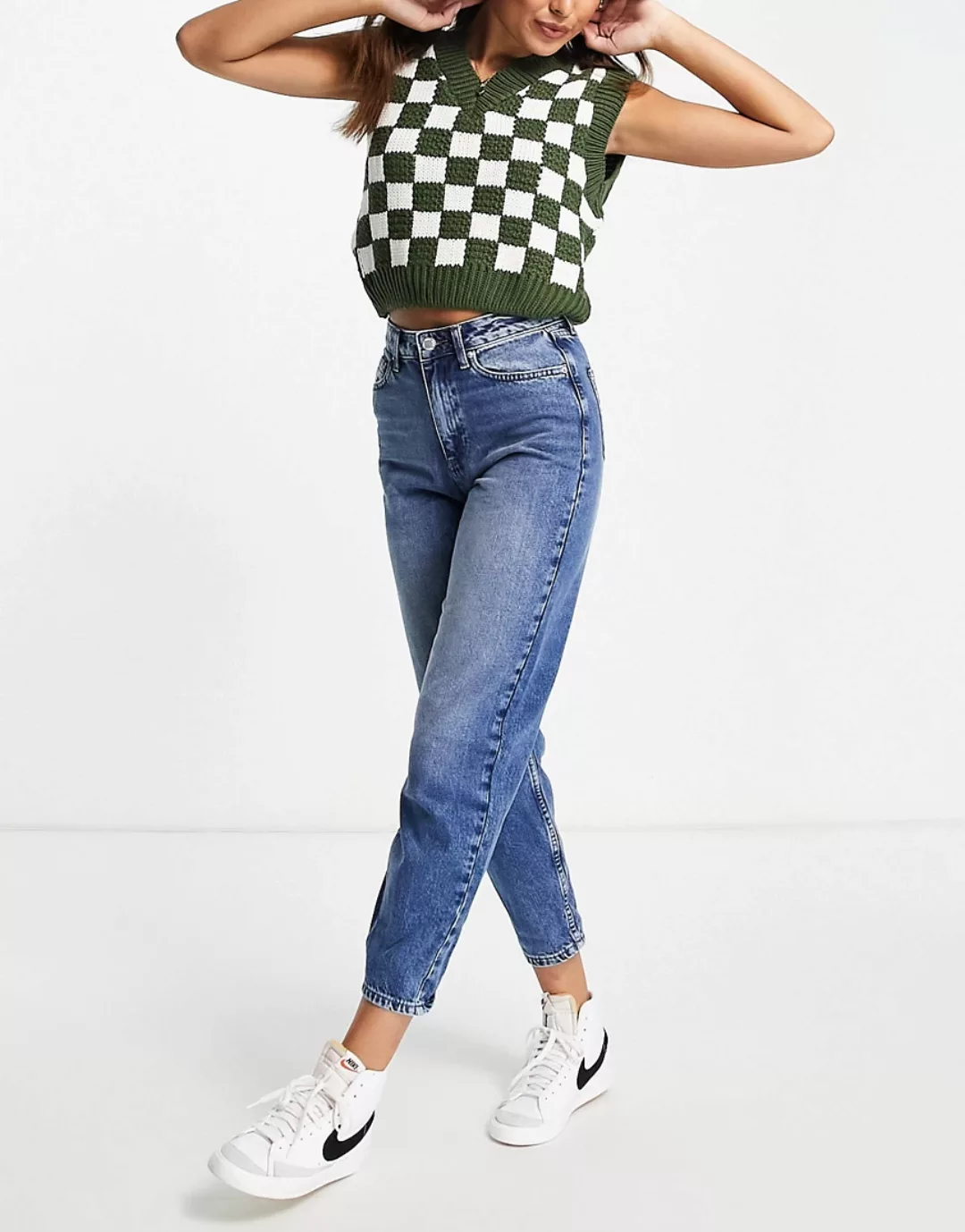 Miss Selfridge – Schmal zulaufende Mom-Jeans mit hoher Taille in dunkelblau günstig online kaufen