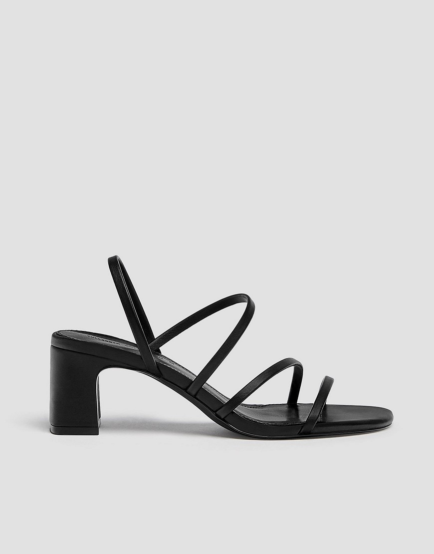 Pull&Bear – Mittelhohe Riemchensandalen in Schwarz günstig online kaufen