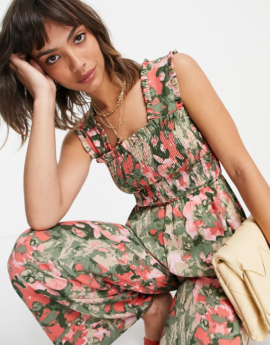 Vero Moda – Geraffter Jumpsuit mit weitem Bein und Blumenmuster in Rosa und günstig online kaufen