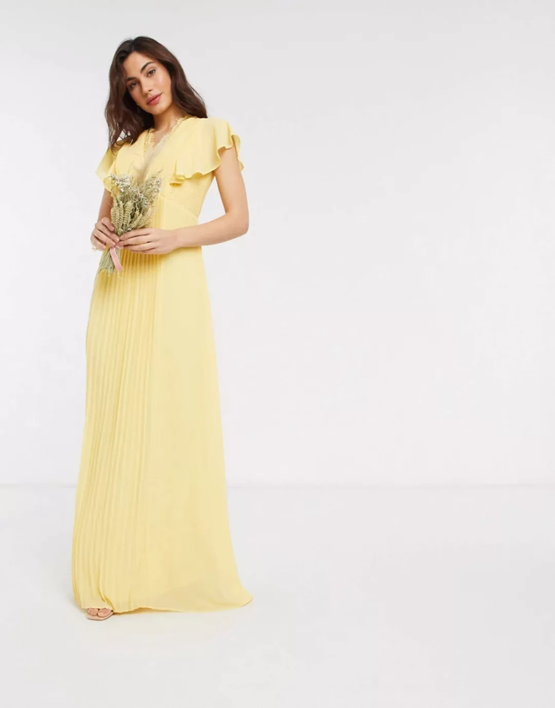 TFNC – Bridesmaid – Maxikleid in Zitronengelb mit Flatterärmeln und Spitzen günstig online kaufen