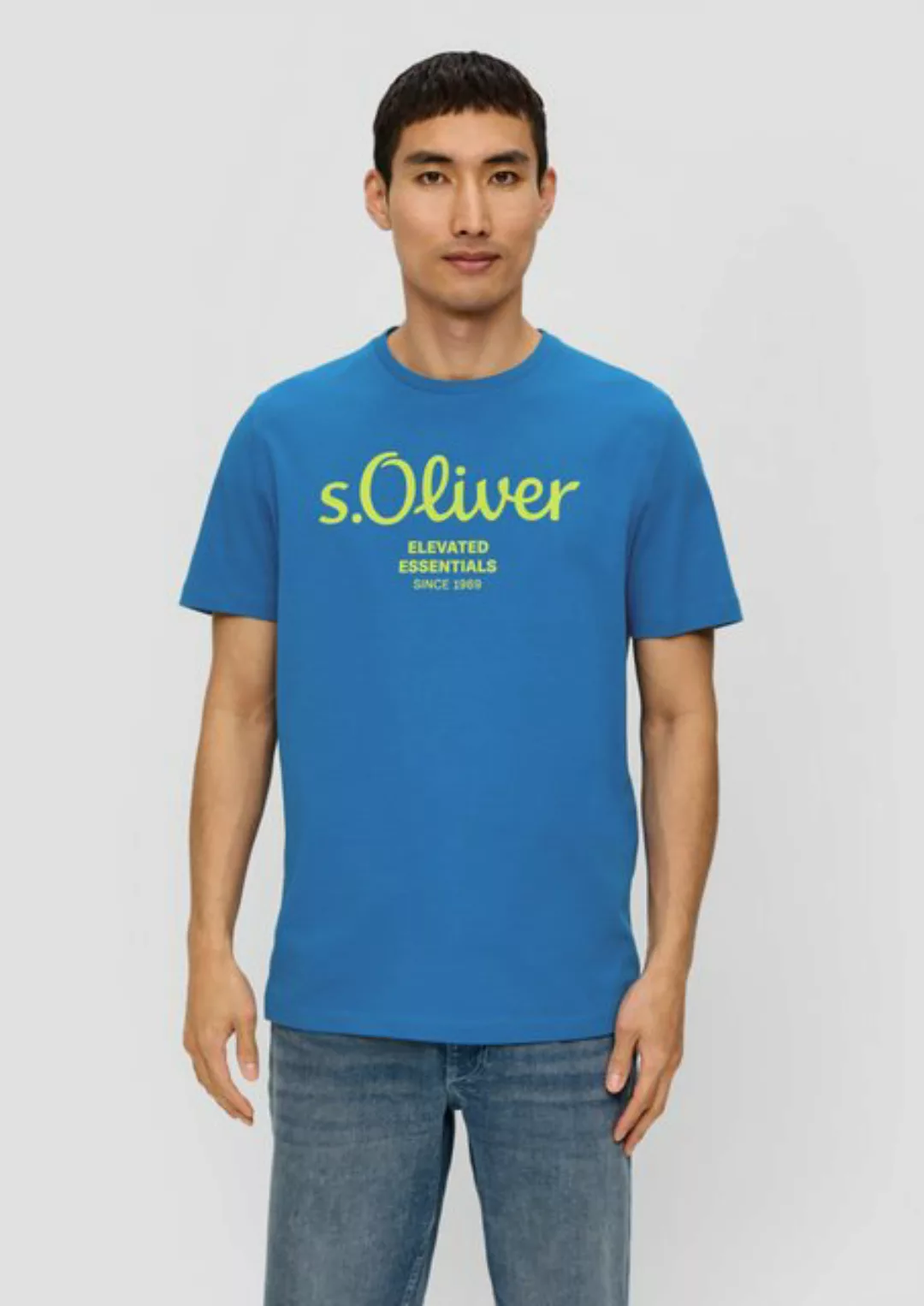 s.Oliver Kurzarmshirt T-Shirt aus Baumwolle mit Label-Print Artwork günstig online kaufen