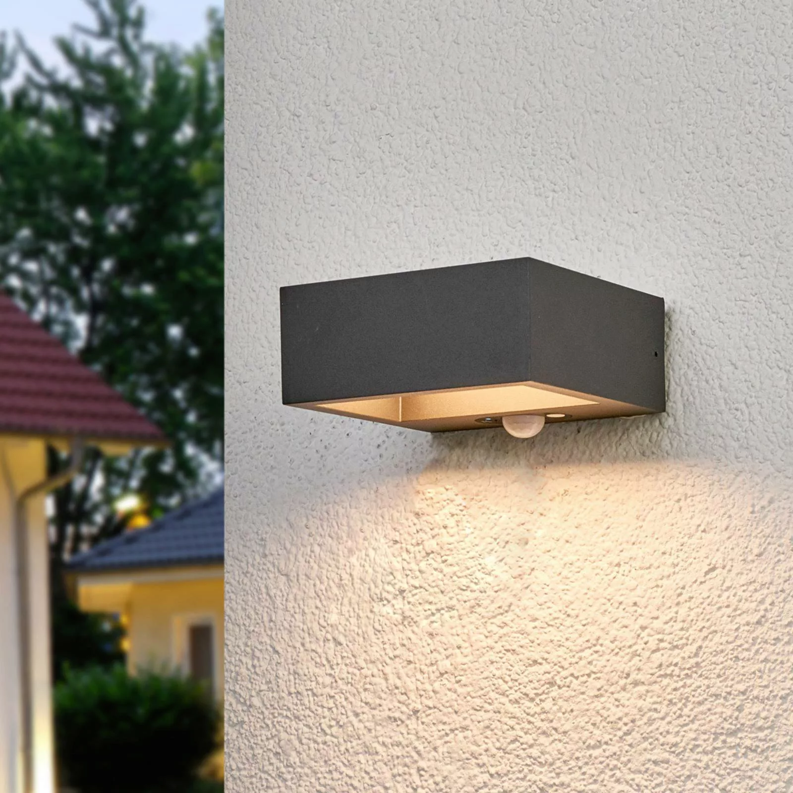 Lucande LED-Solarwandlampe Mahra, anthrazit, Metall, Sensor günstig online kaufen