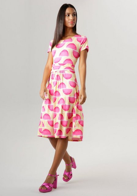 Aniston SELECTED Sommerkleid, mit eingelegten Falten in der Taille günstig online kaufen