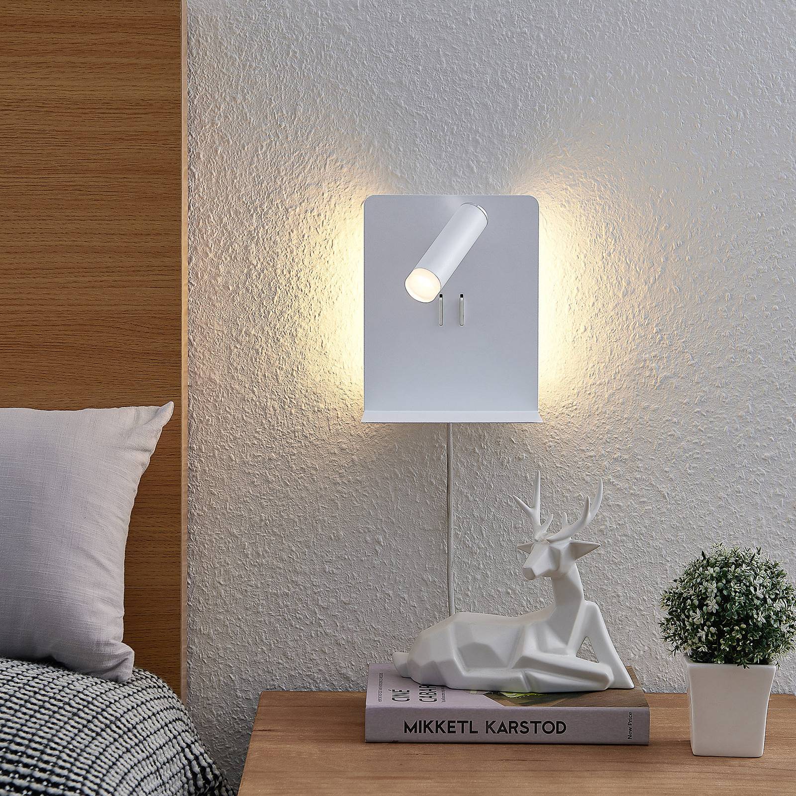 Lucande LED-Wandspot Zavi, weiß, Stecker, Ablage, USB günstig online kaufen
