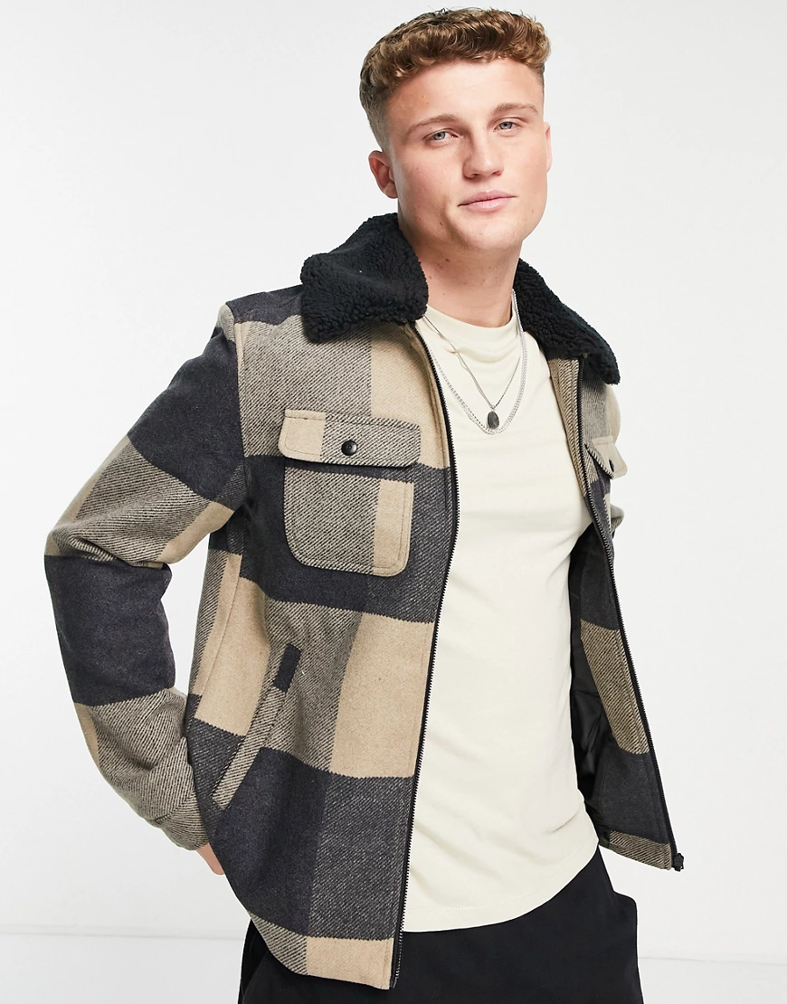 Only & Sons – Trucker-Jacke mit Teddyfell-Kragen in Beige kariert-Neutral günstig online kaufen