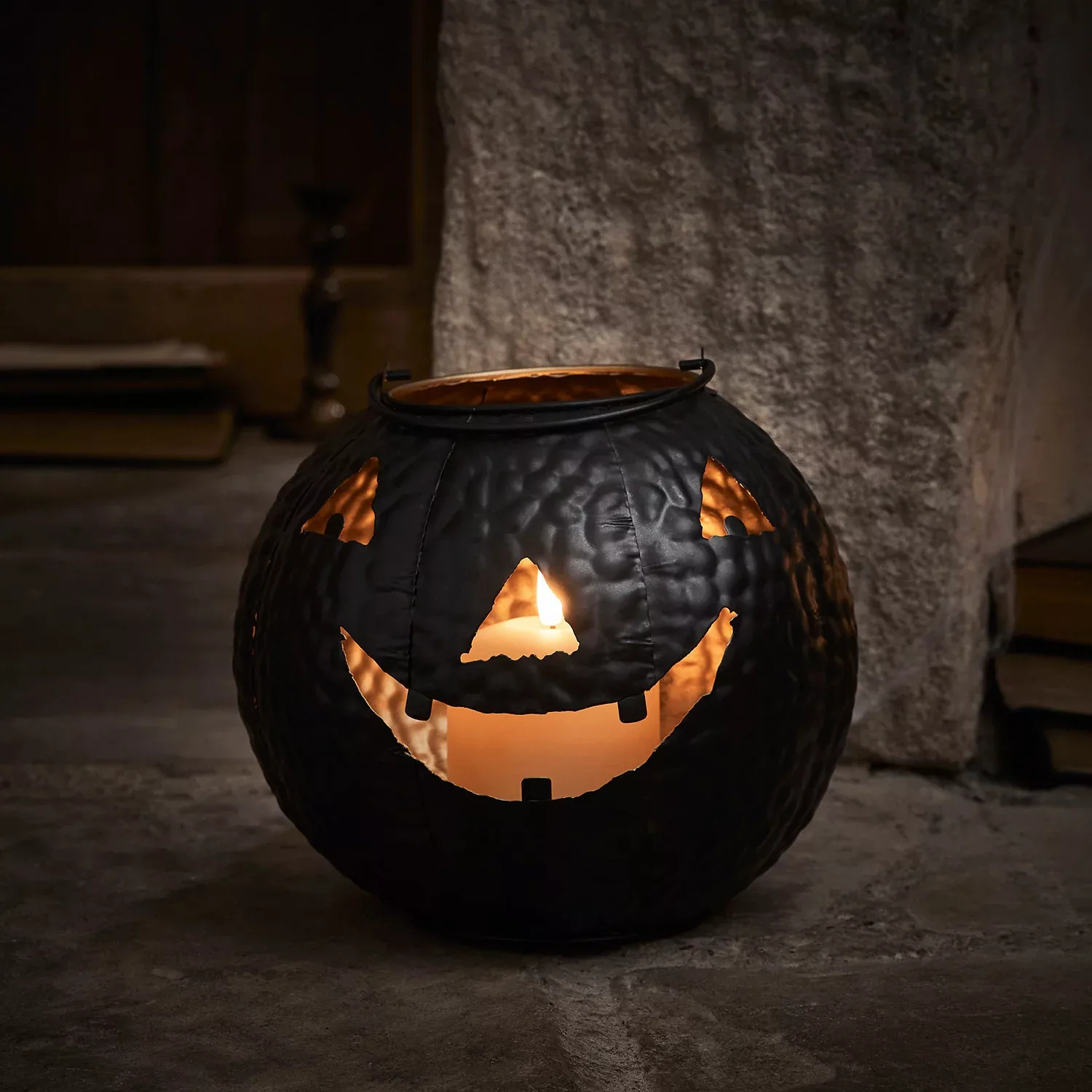 Halloween Kürbis LED Laterne schwarz mit TruGlow® Outdoor Kerze günstig online kaufen