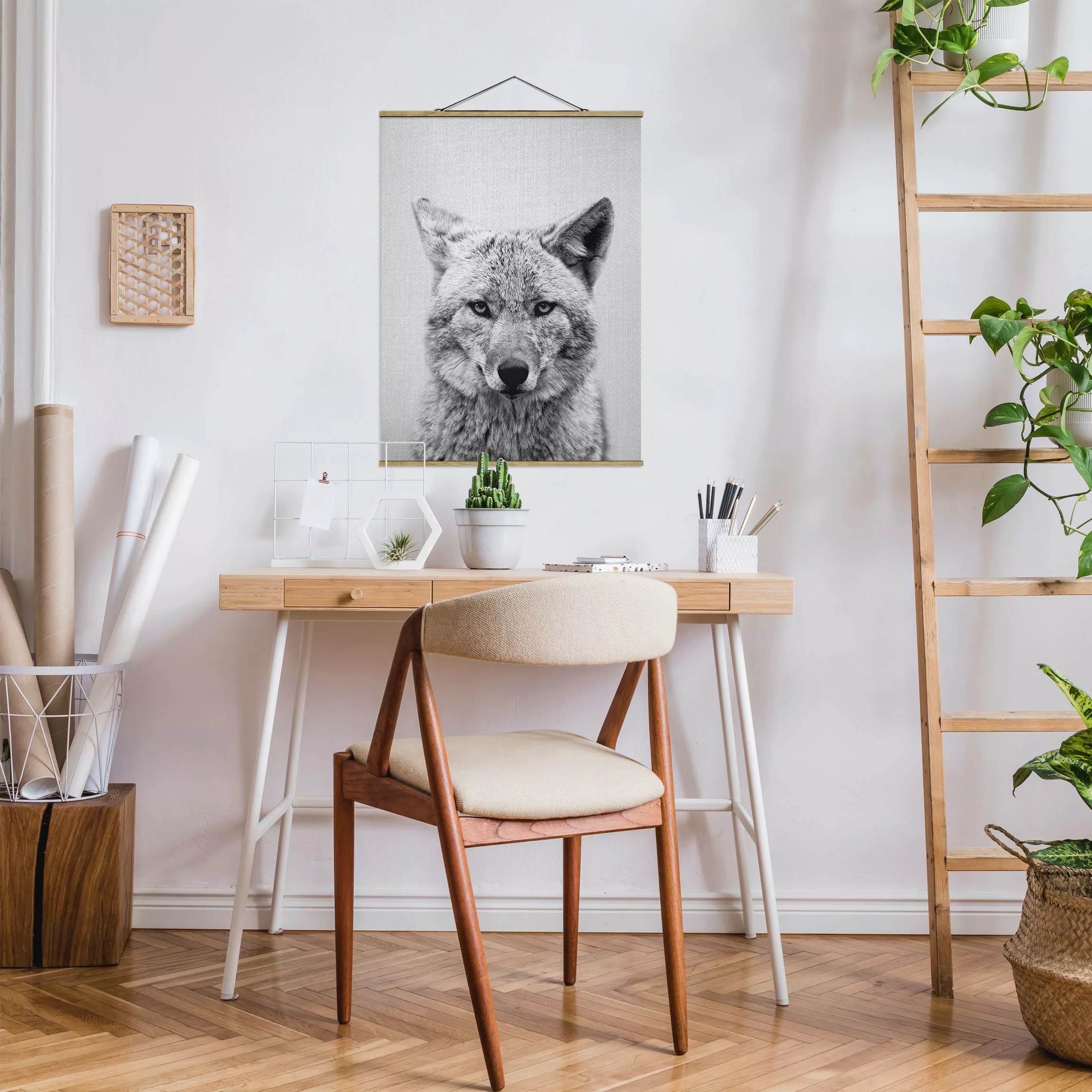 Stoffbild mit Posterleisten Kojote Kalle Schwarz Weiß günstig online kaufen