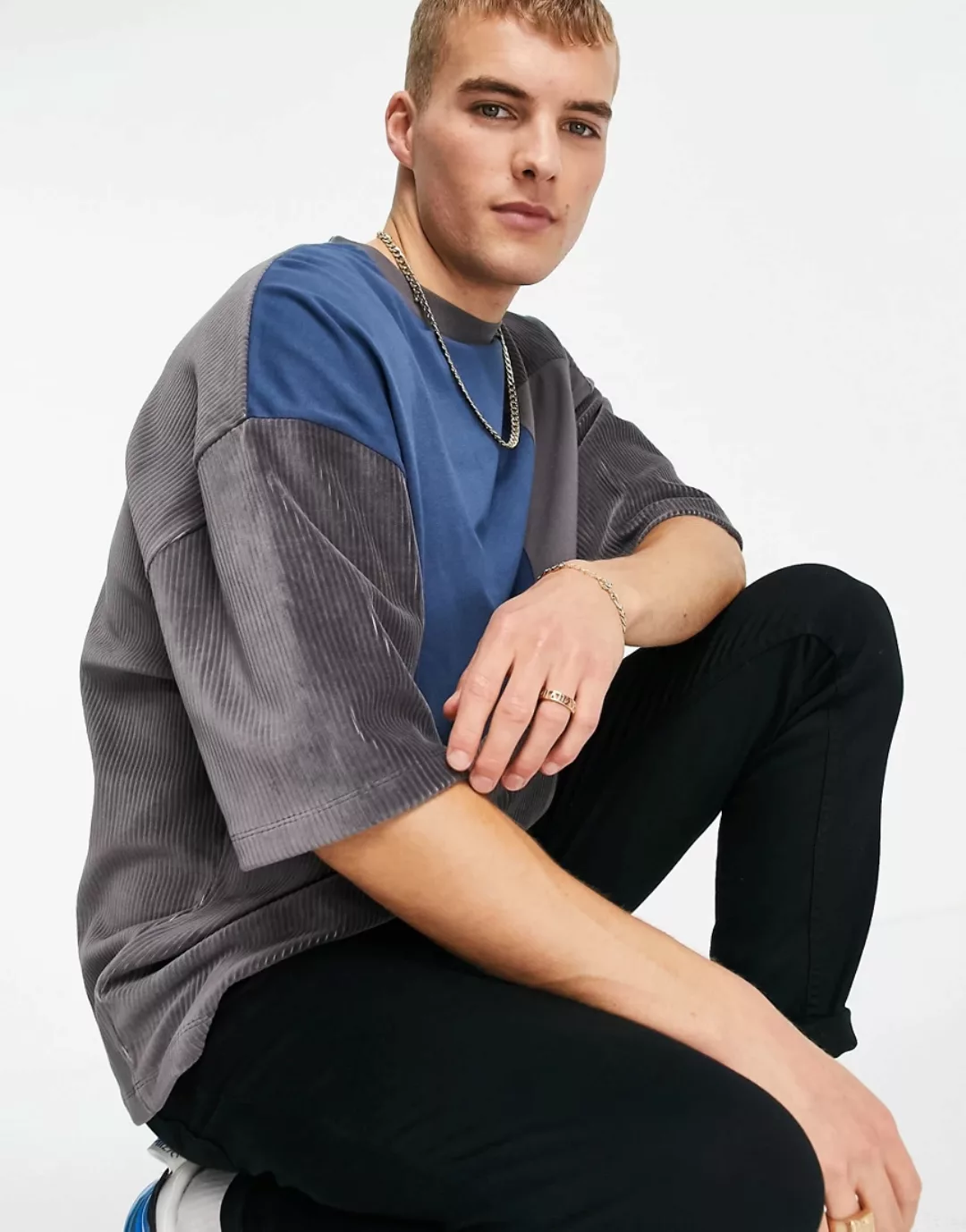 ASOS DESIGN – Oversize-T-Shirt aus geripptem Velours mit Farbblockdesign in günstig online kaufen