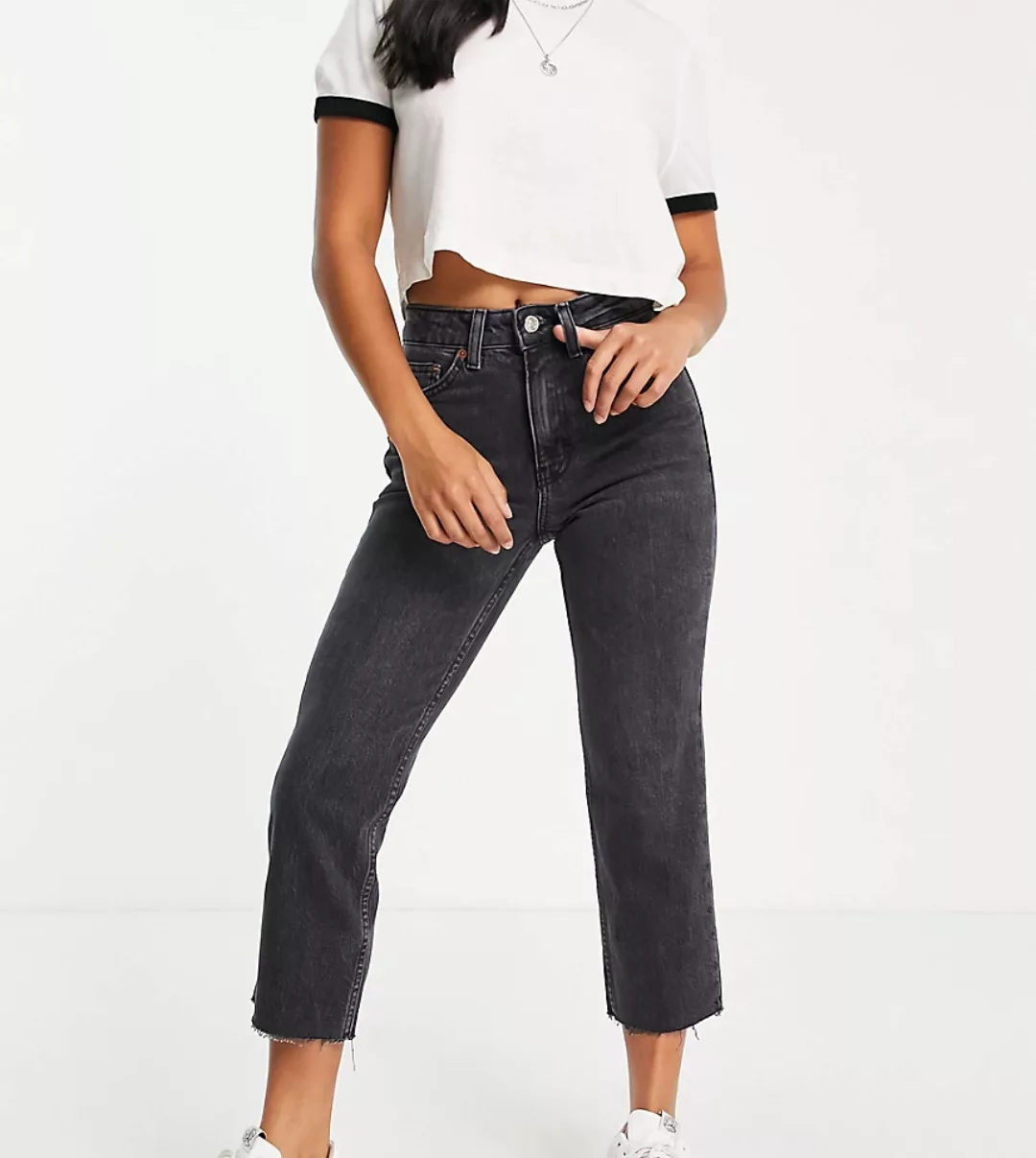 Topshop Petite – Gerade Jeans aus Bio-Baumwolle in verwaschenem Schwarz mit günstig online kaufen