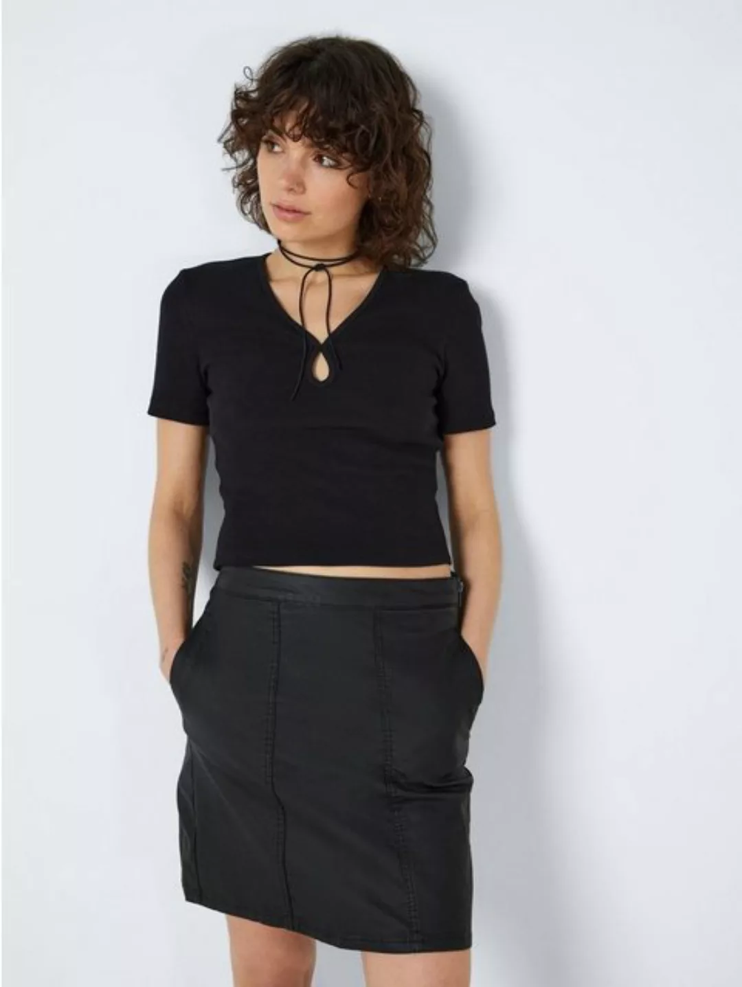 Noisy may T-Shirt Cut-Out Oberteil NMMAYA NMMAYA S/S O-NECK CUTOUT TOP NOOS günstig online kaufen