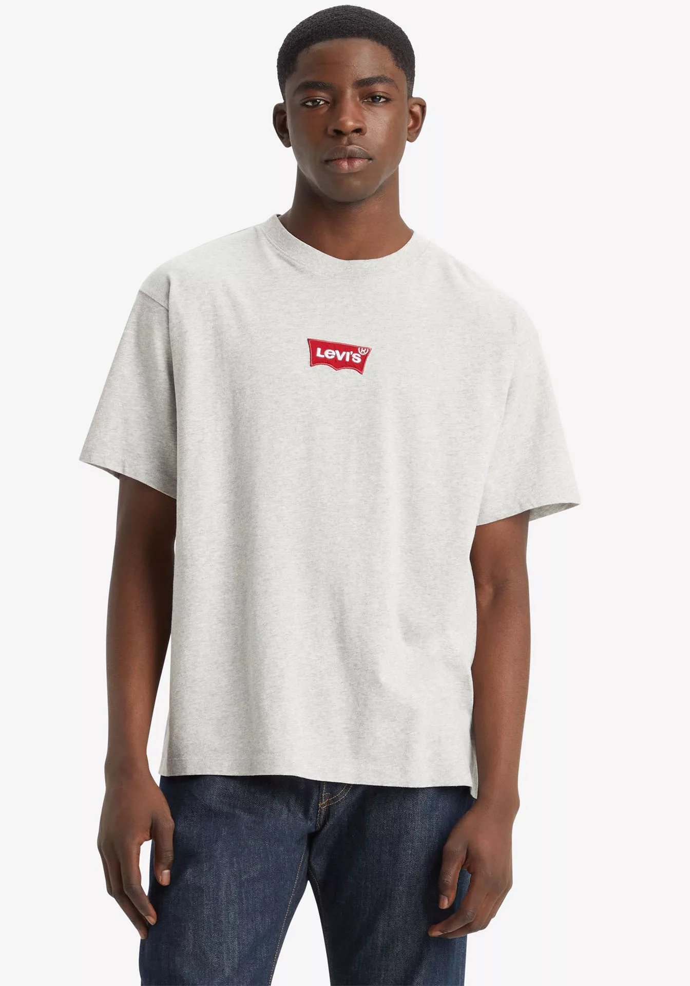 Levis T-Shirt "SEVINTAGE", mit Logo-Aufnäher auf der Brust günstig online kaufen
