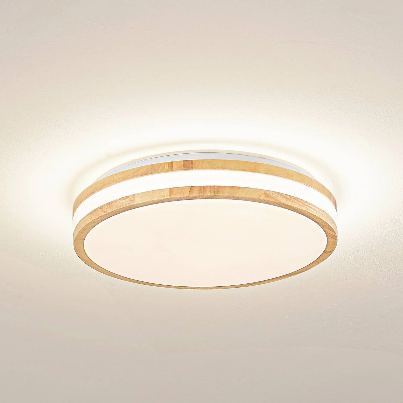 Lindby LED-Deckenlampe Emiva, Ø 39,5 cm, CCT, Holz günstig online kaufen