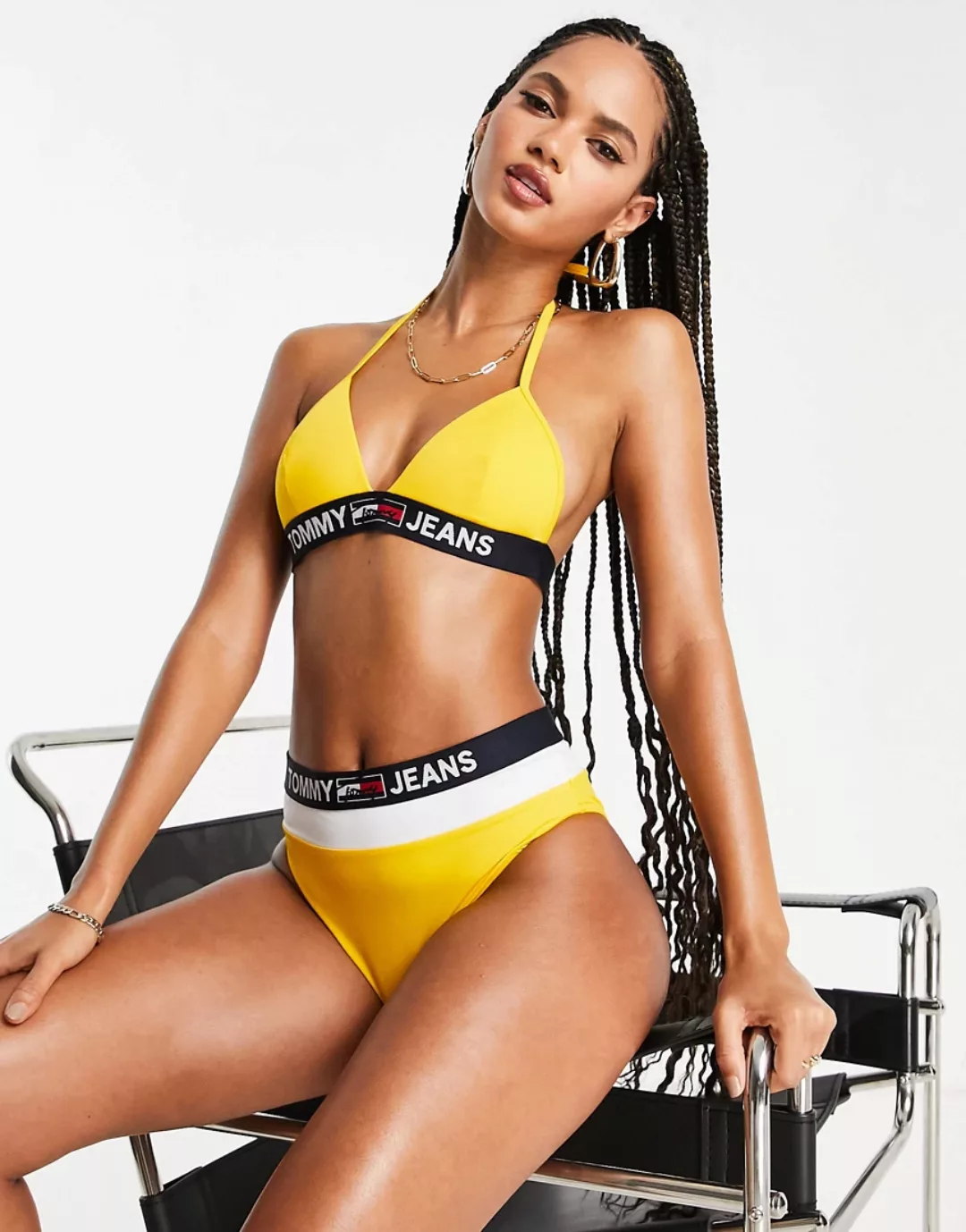 Tommy Hilfiger – Jeans – Bikiniunterteil in Gelb mit Logoband, hohem Bund u günstig online kaufen