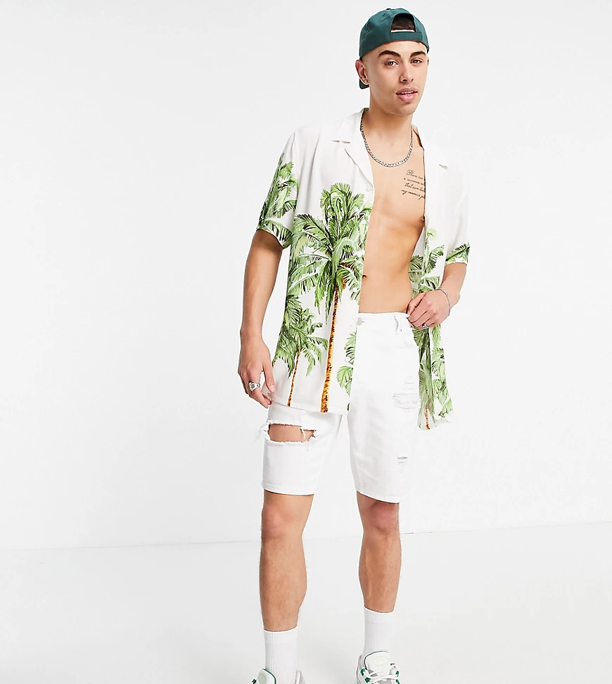 New Look – Kurzärmliges Hemd in gebrochenem Weiß mit Palmenprint günstig online kaufen