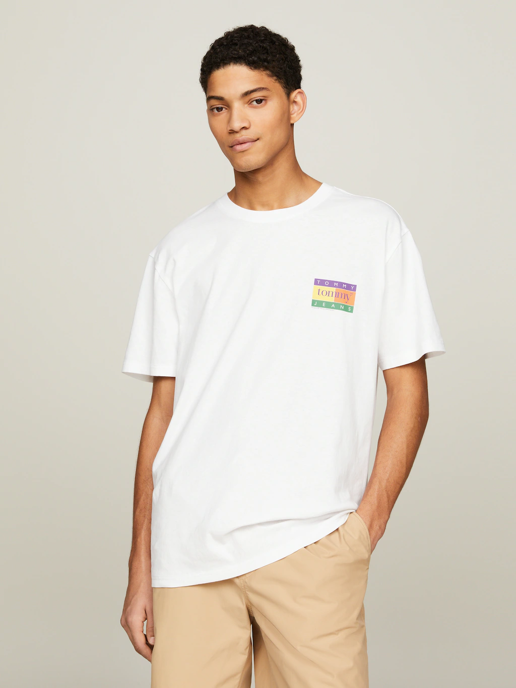 Tommy Jeans T-Shirt "TJM REG SUMMER FLAG TEE EXT", Mehrfarbiger Rückenprint günstig online kaufen