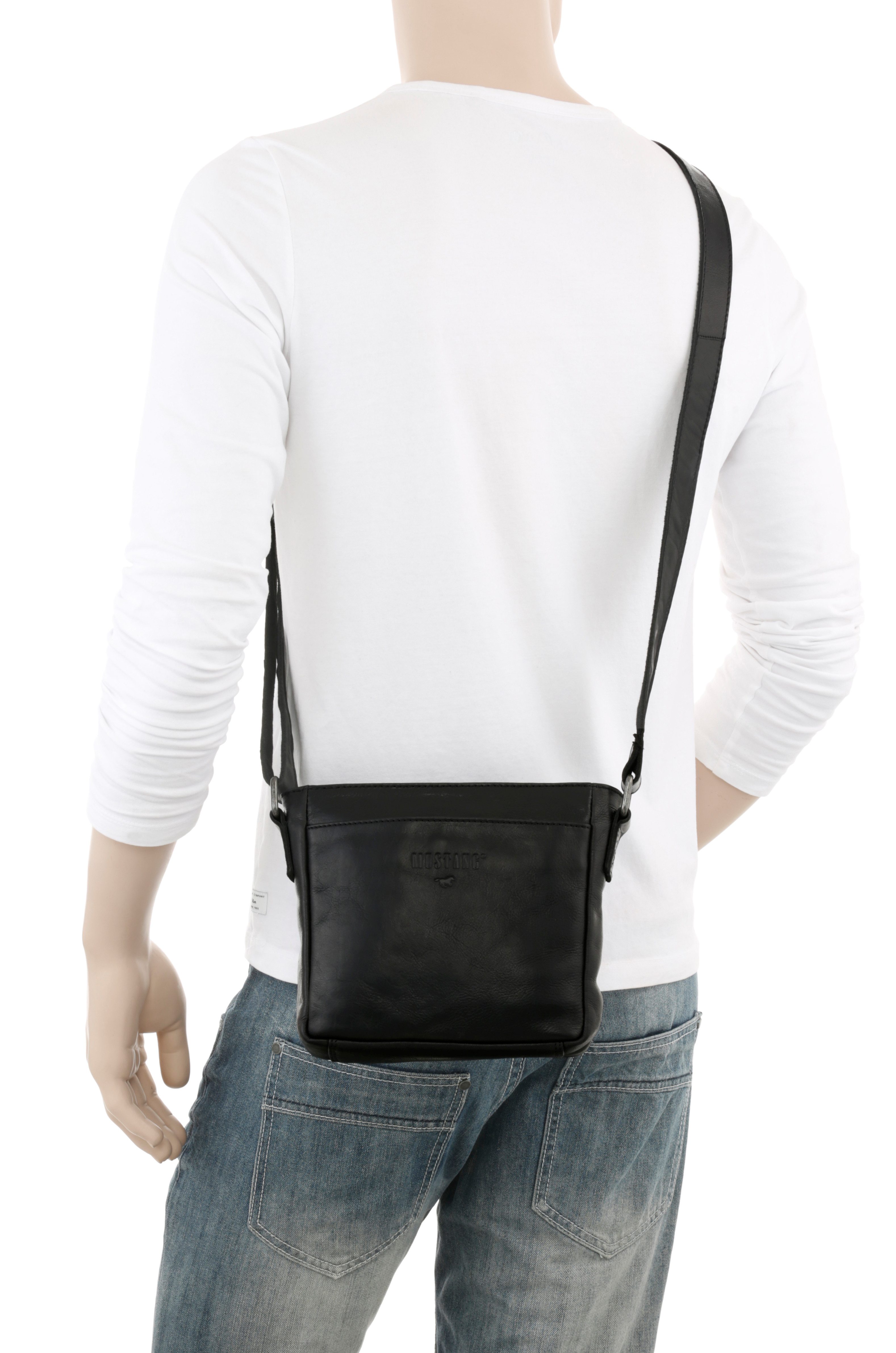 MUSTANG Schultertasche "Catania" günstig online kaufen