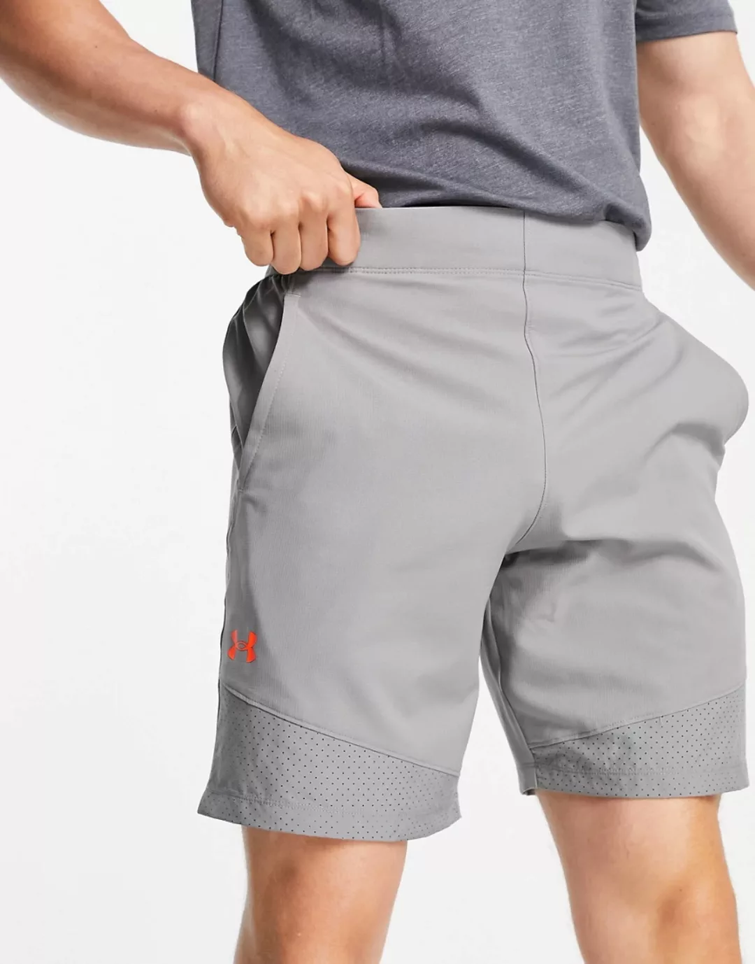 Under Armour – Vanish – Gewebte Shorts in Grau günstig online kaufen