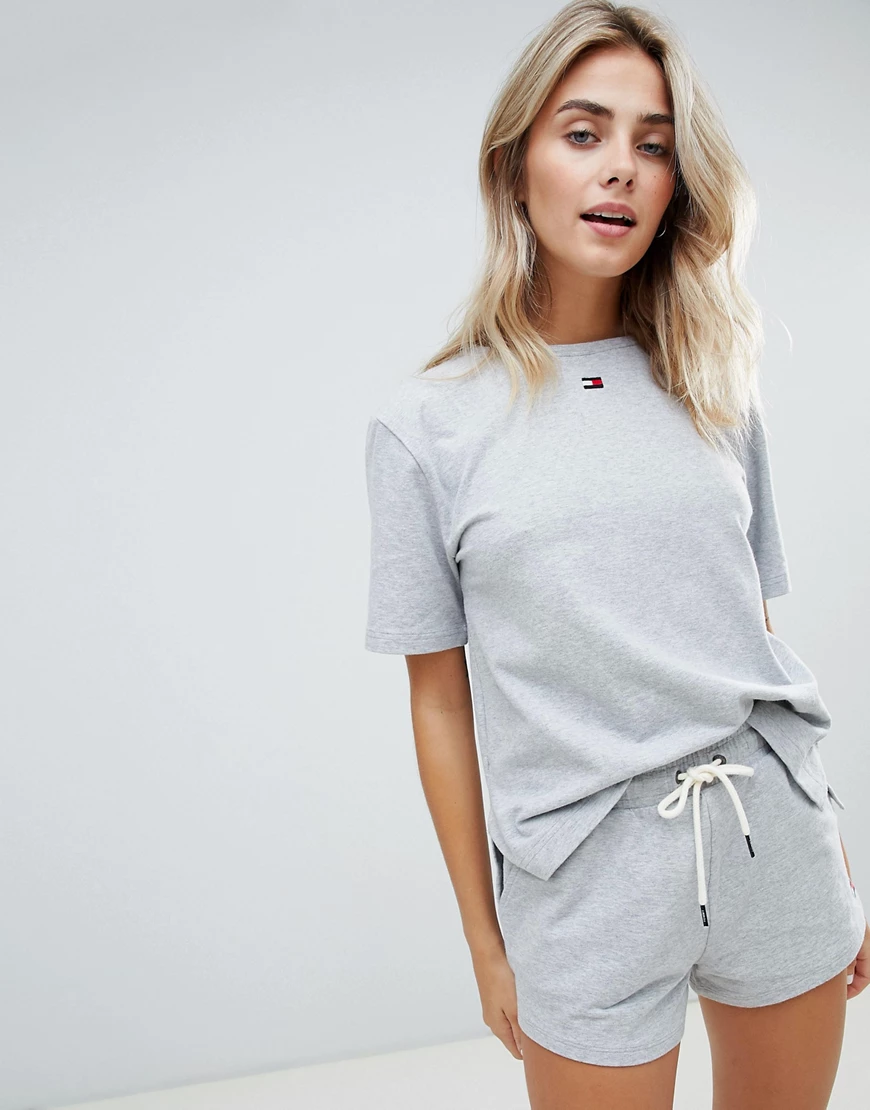 Tommy Hilfiger – Laounge-T-Shirt aus Baumwolle mit Flaggenlogo-Grau günstig online kaufen