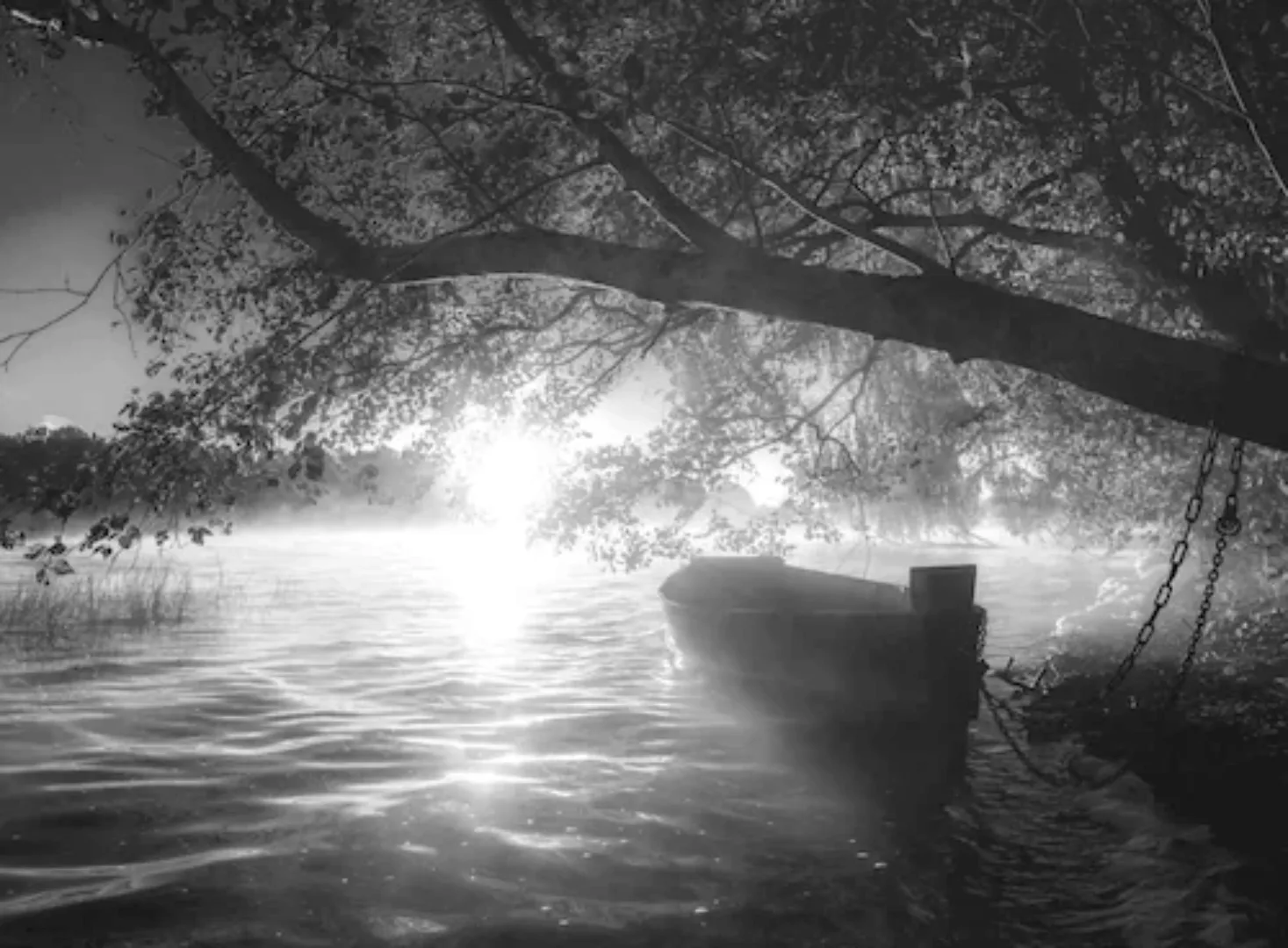 Papermoon Fototapete »Boot im Wasser Schwarz & Weiß« günstig online kaufen