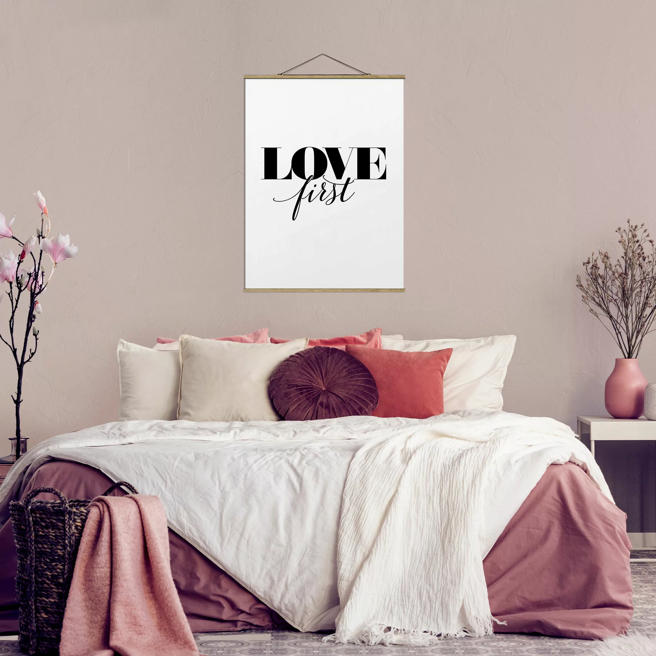 Stoffbild Spruch mit Posterleisten - Hochformat Love first günstig online kaufen