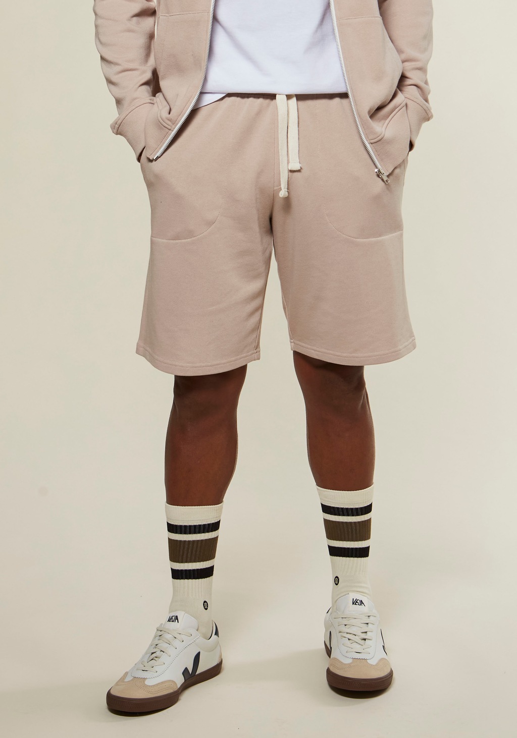 KangaROOS Sweatshorts, seitliche Taschen, kontrast Bänder günstig online kaufen