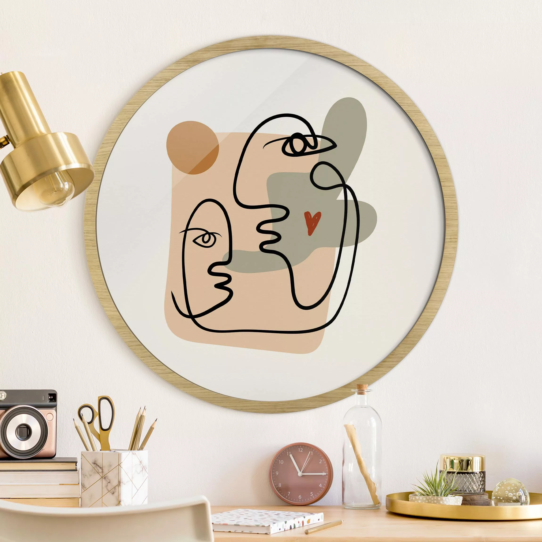 Rundes Gerahmtes Bild Picasso Interpretation - Wangenkuss günstig online kaufen