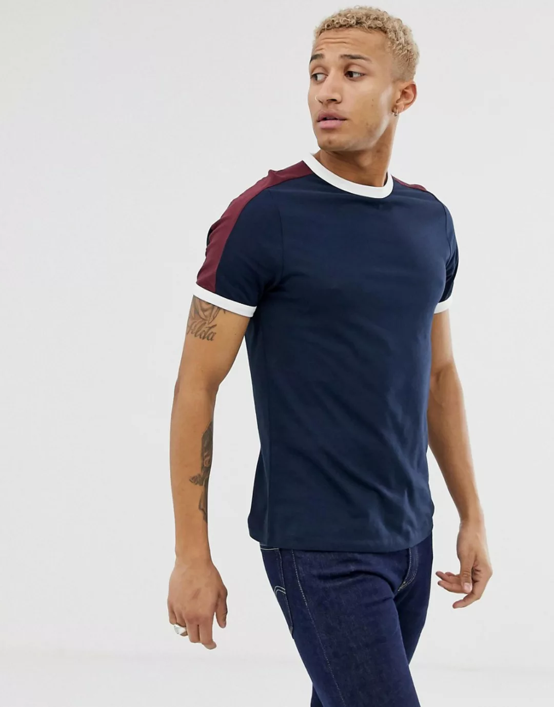 ASOS DESIGN – Marineblaues Bio-T-Shirt mit abgesetzter Schulterpartie günstig online kaufen