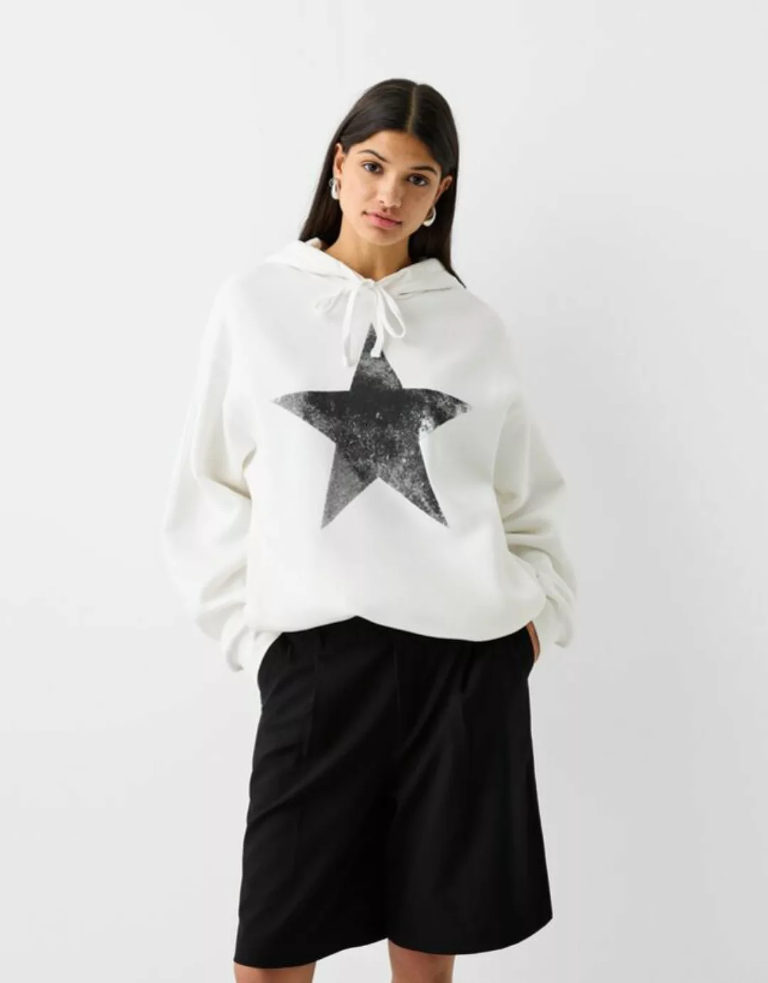 Bershka Hoodie Mit Print Damen S Grbrochenes Weiss günstig online kaufen