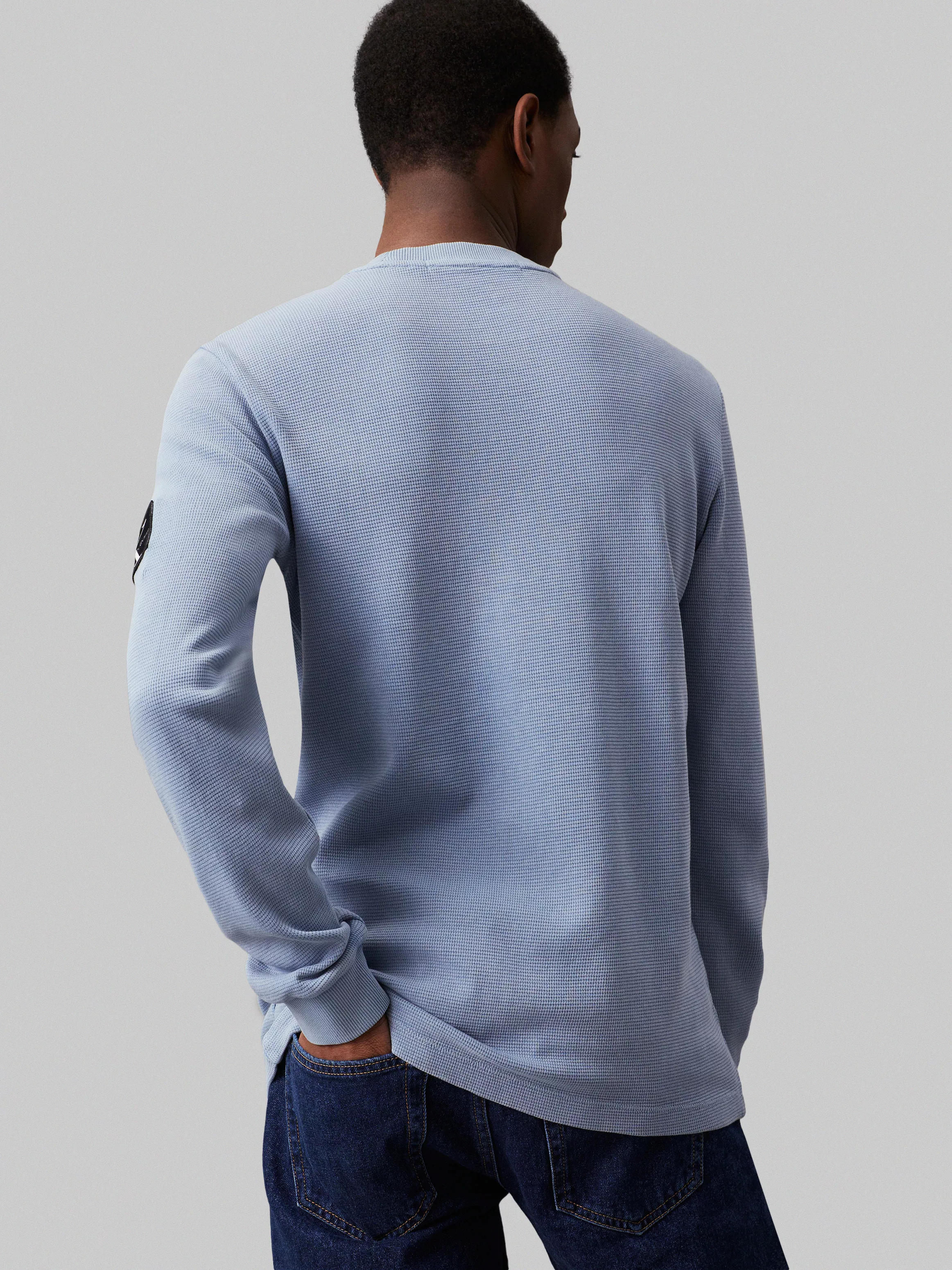 Calvin Klein Jeans Langarmshirt WASHED BADGE WAFFLE LS TEE mit Logopatch günstig online kaufen