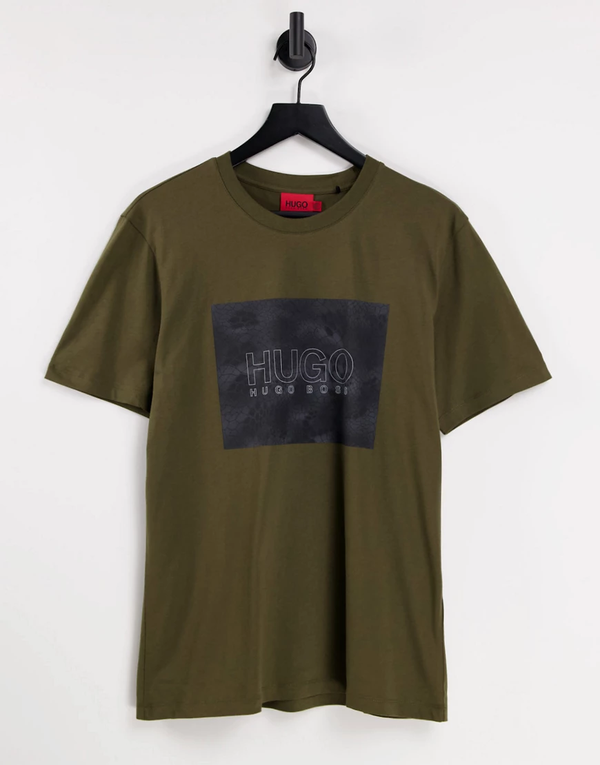 HUGO – Dolive_U214 – T-Shirt in Khaki mit Logobox und Schlangenmuster-Grün günstig online kaufen
