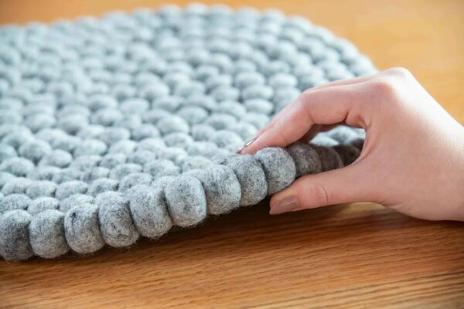 naturling Kinderteppich - runder Filzkugel Teppich grau Gr. 160 günstig online kaufen