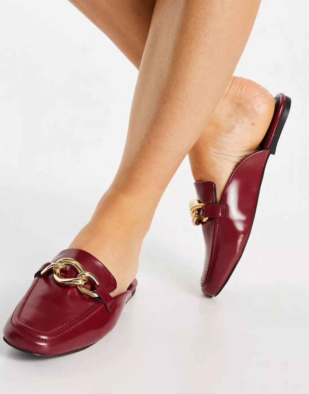 ASOS DESIGN – Mischa – Loafer aus rotem Leder mit Kettendetail günstig online kaufen