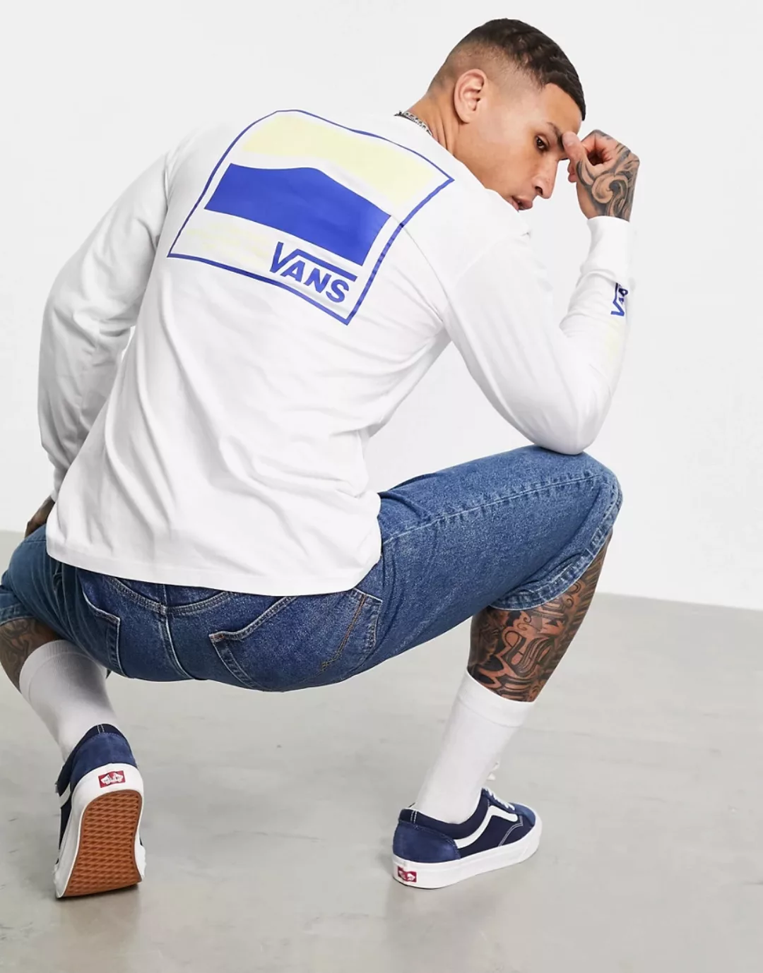 Vans – Original DNA – Langärmliges Shirt mit Rückenprint in Weiß günstig online kaufen