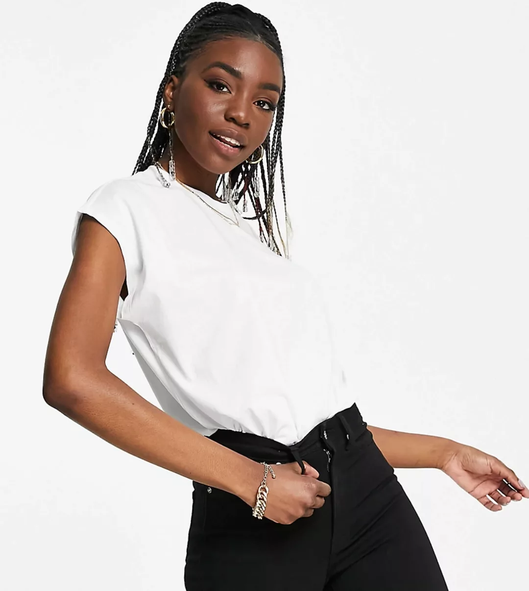 ASOS DESIGN Tall – Kastenförmiges, ärmelloses T-Shirt in Weiß günstig online kaufen