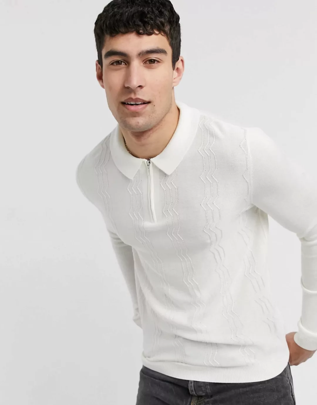 Topman – Gestricktes Poloshirt mit Zickzack-Muster in Ecru-Weiß günstig online kaufen