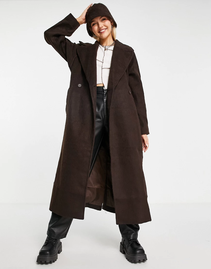 Weekday – Kia – Mantel aus recycelter Wolle in Braun mit Bindegürtel günstig online kaufen