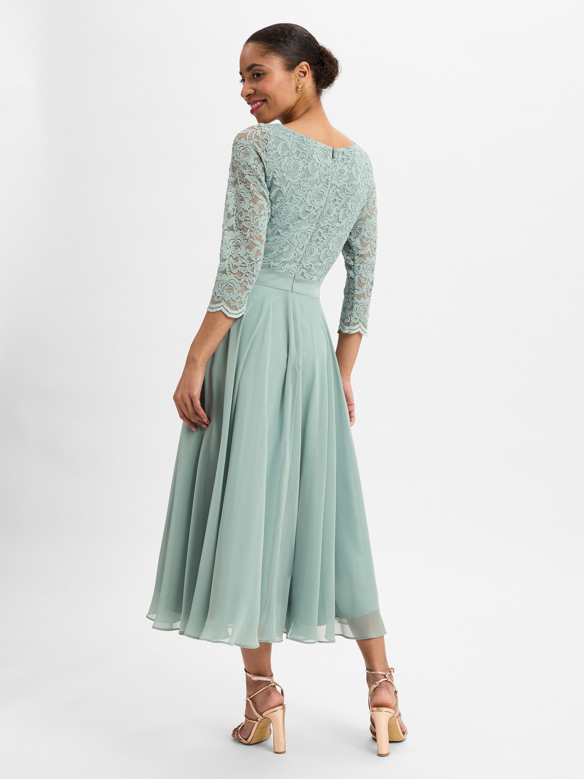 SWING Cocktailkleid Taillierter Schnitt mit ausgestelltem günstig online kaufen