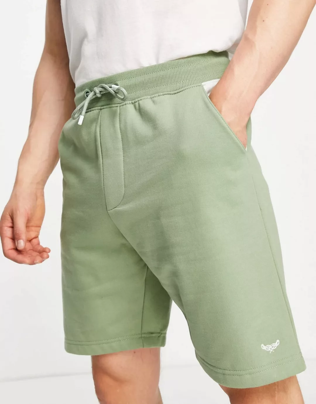 Threadbare – Jersey-Shorts in Salbeigrün mit kontrastierendem Einsatz günstig online kaufen