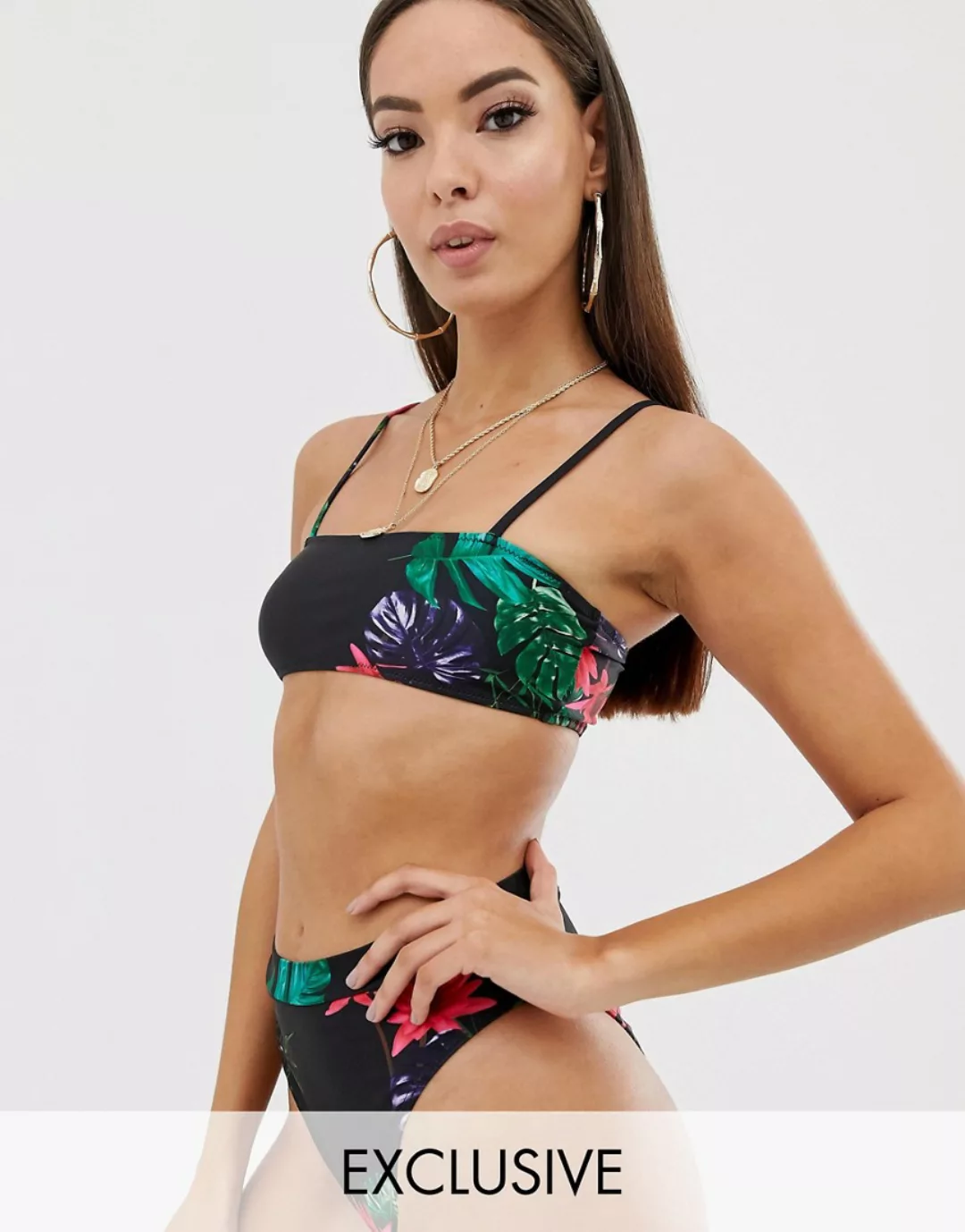 Missguided – Bandeau-Bikinioberteil in Schwarz geblümt mit Trägern-Mehrfarb günstig online kaufen
